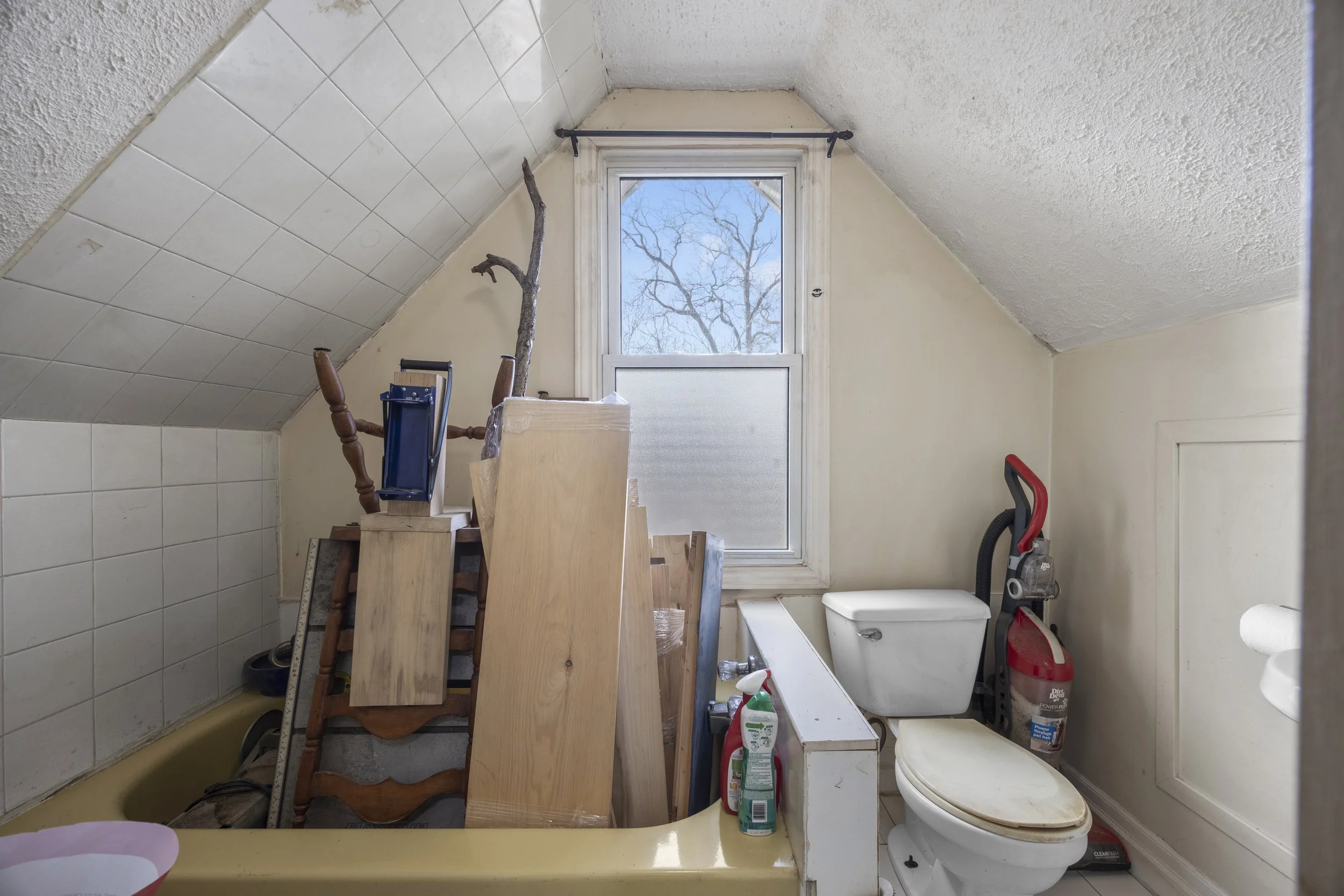 551 Adealide St North -16.JPG