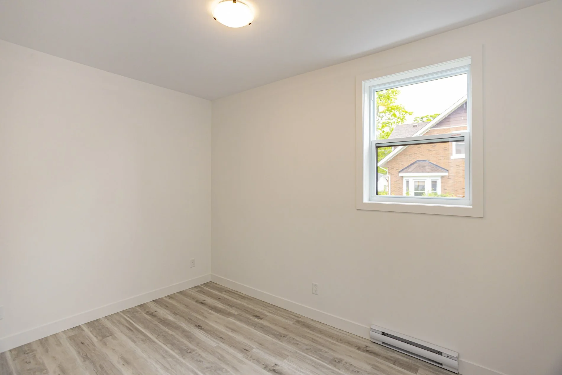 285 William St - Unit 3_07.JPG