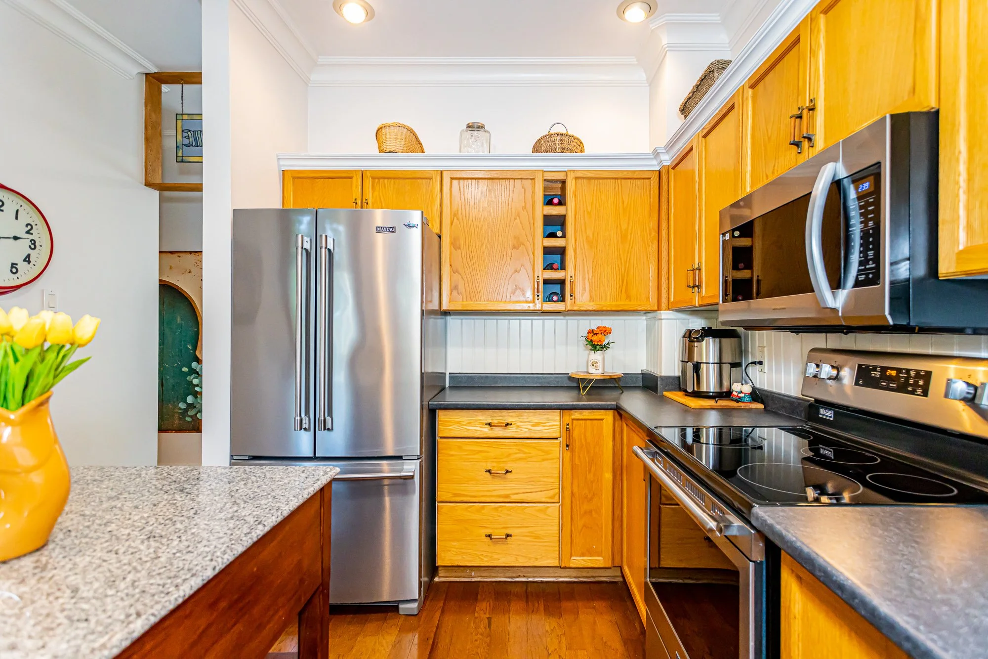 24-374 Front St-21.jpg