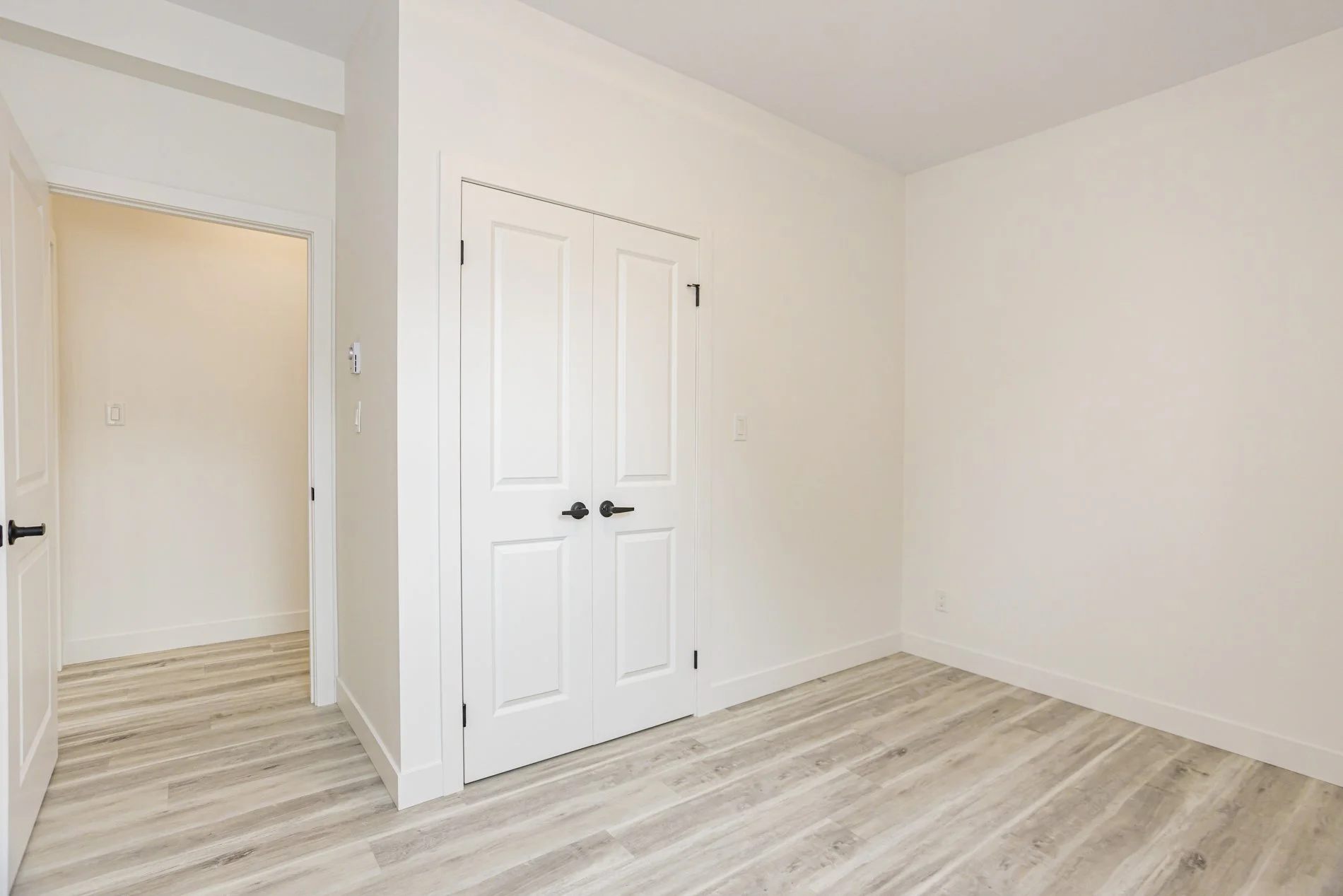 285 William St - Unit 3_08.JPG