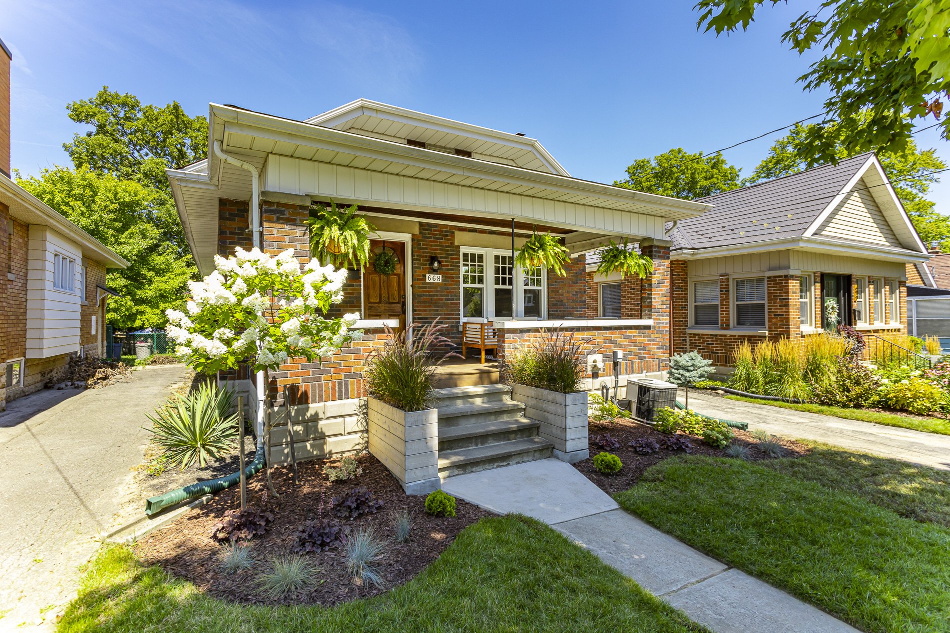 668 Emery St_01.jpg