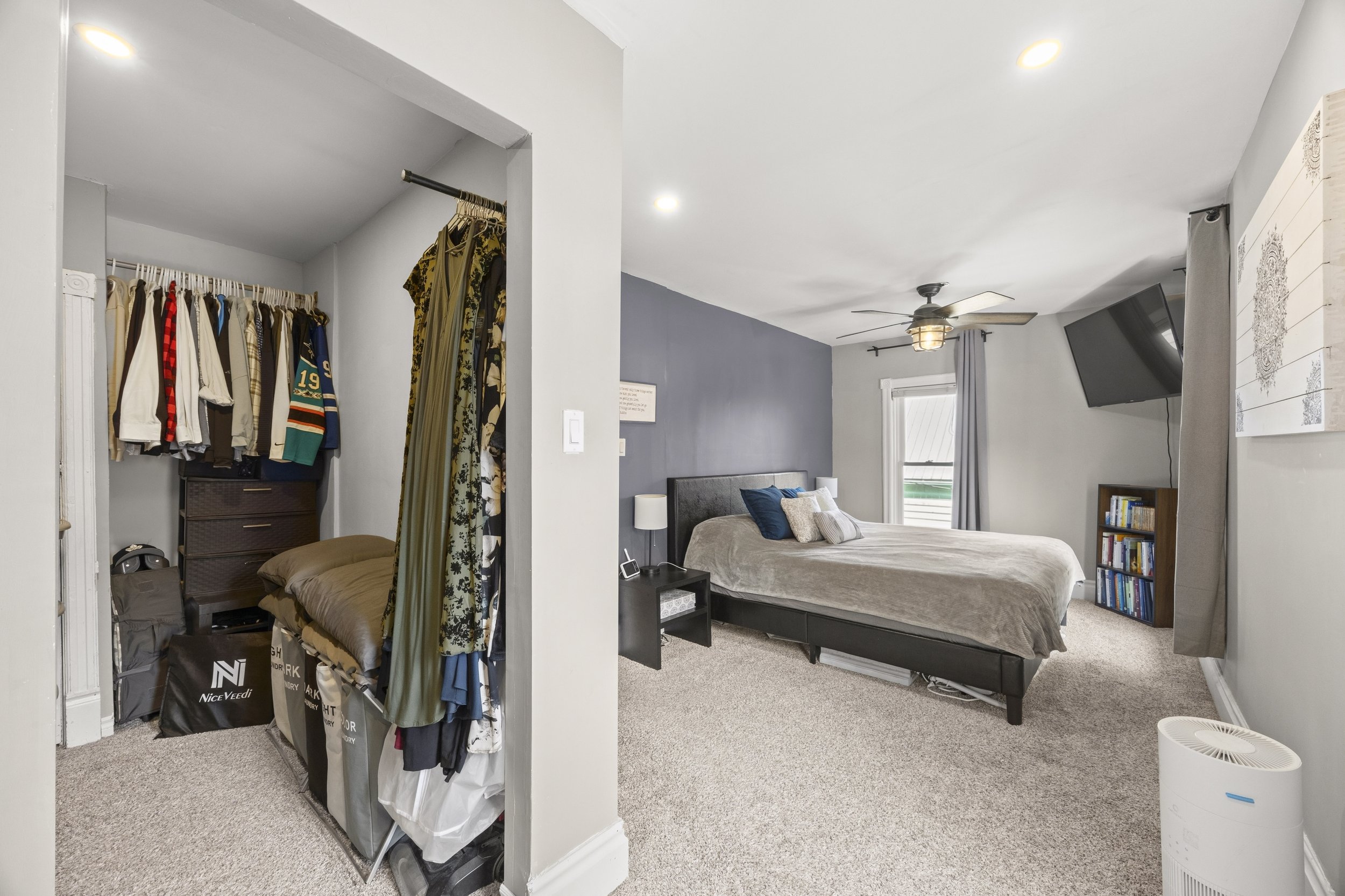 152 Wonham St S -23.jpg