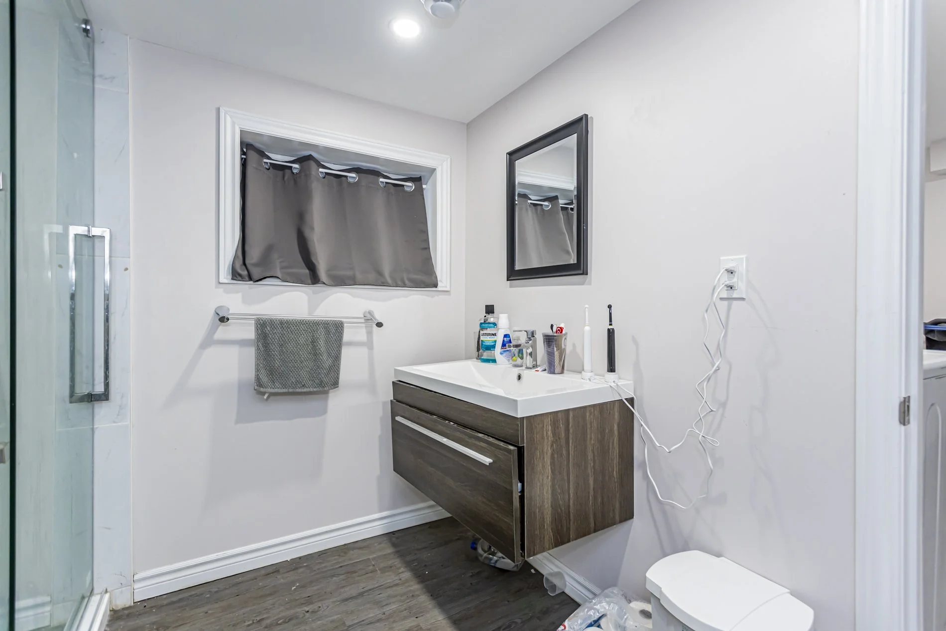 994 Richmond St_22.jpg