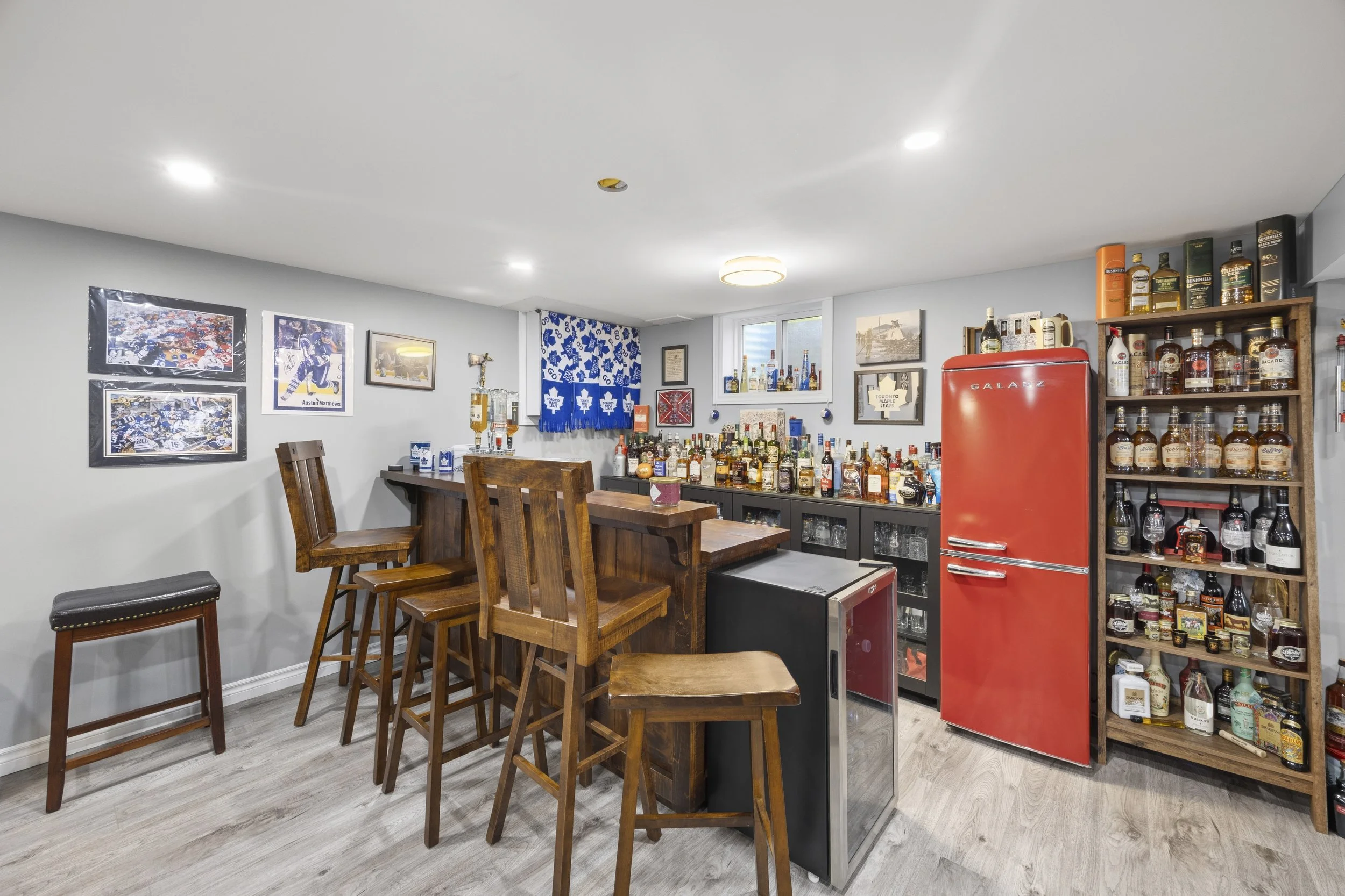 219 Dundas St W -34.JPG