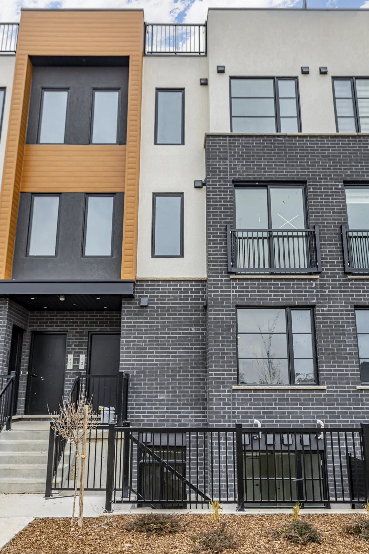 55-3900 Savoy St_04.JPG