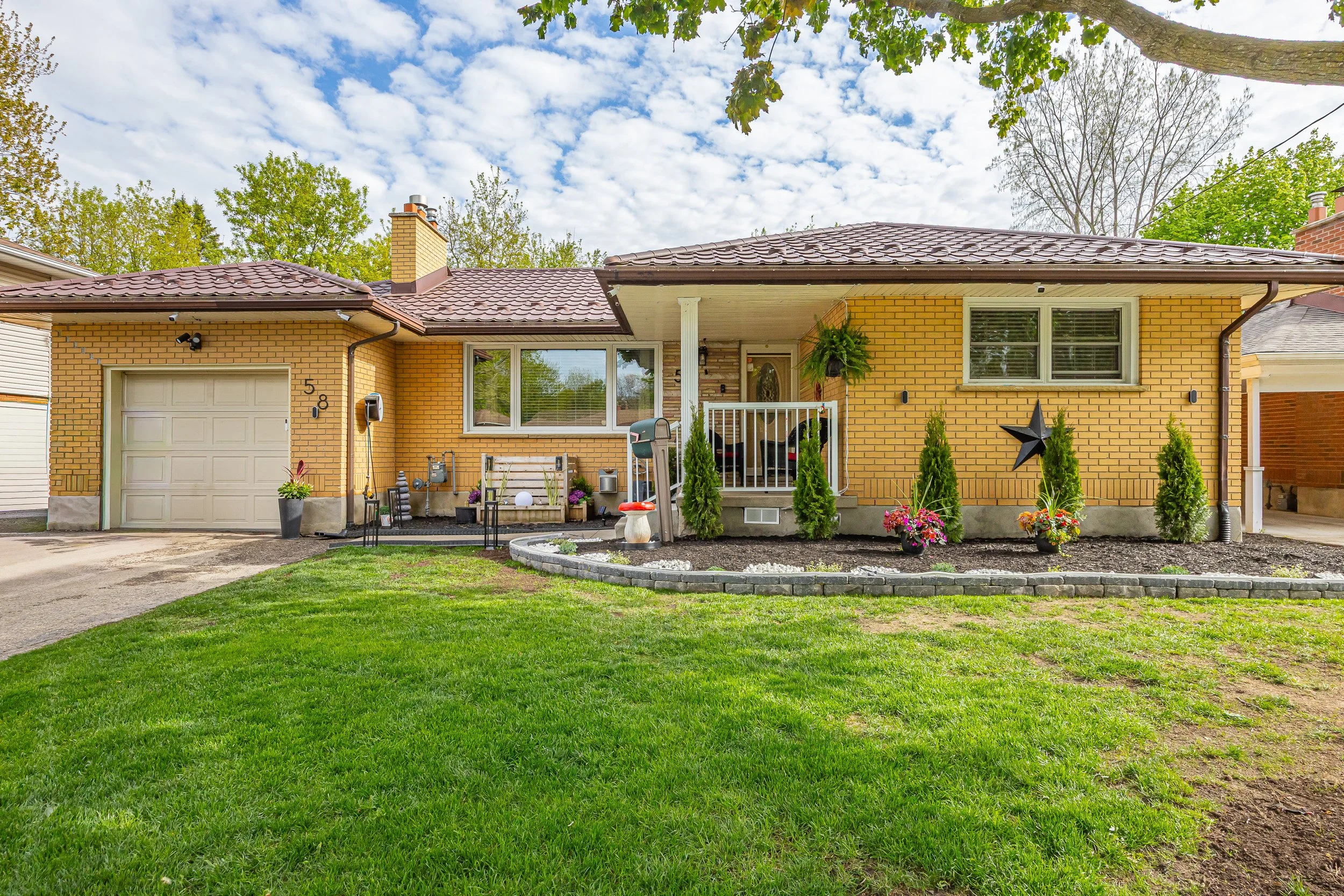 58 Centre Cres-1.jpg