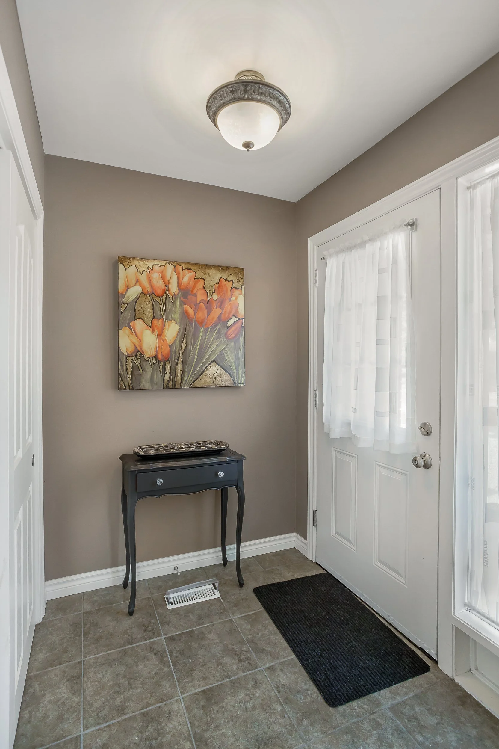 573 Lambton St-6.jpg