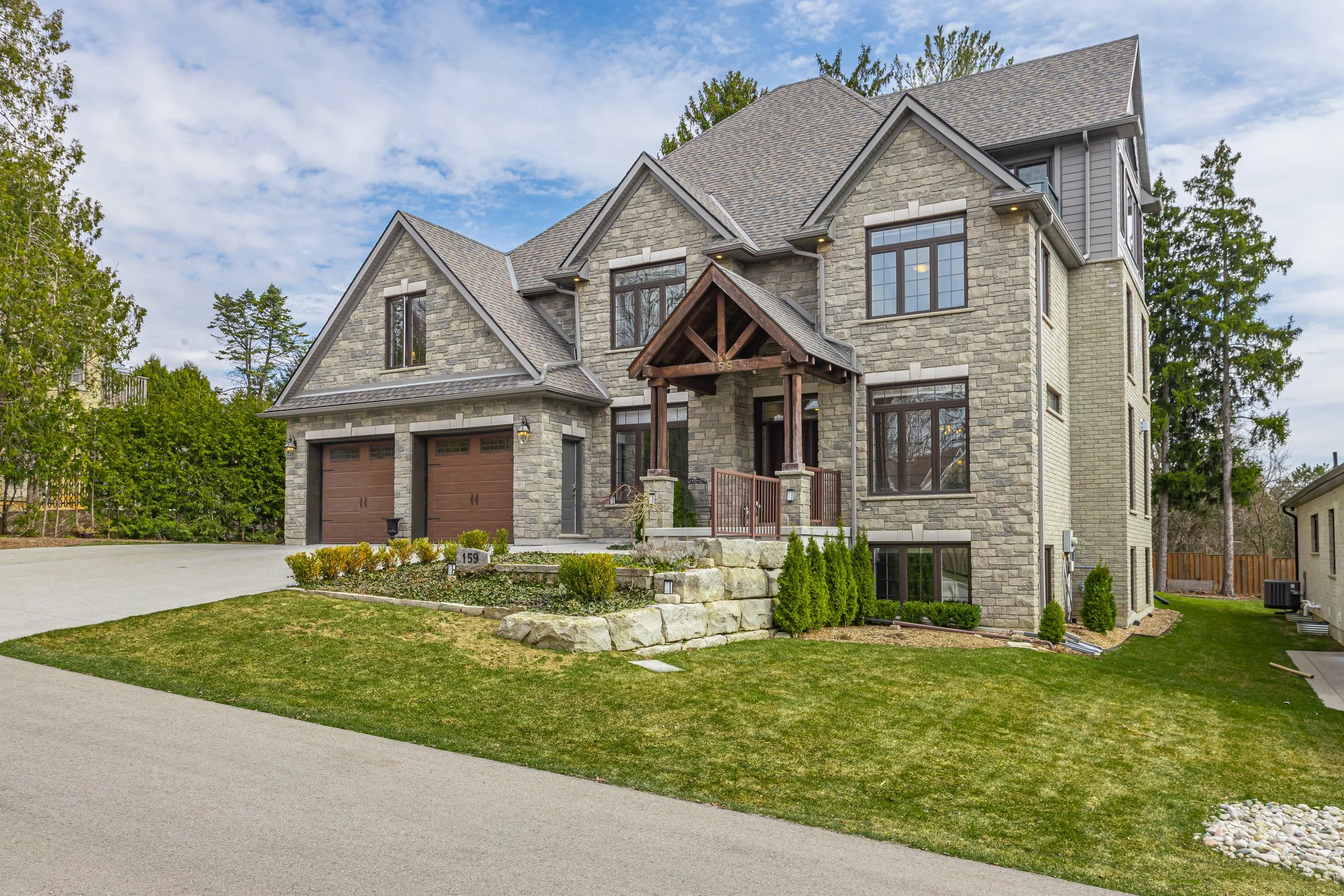 2-159 Windermere Rd-4.jpg