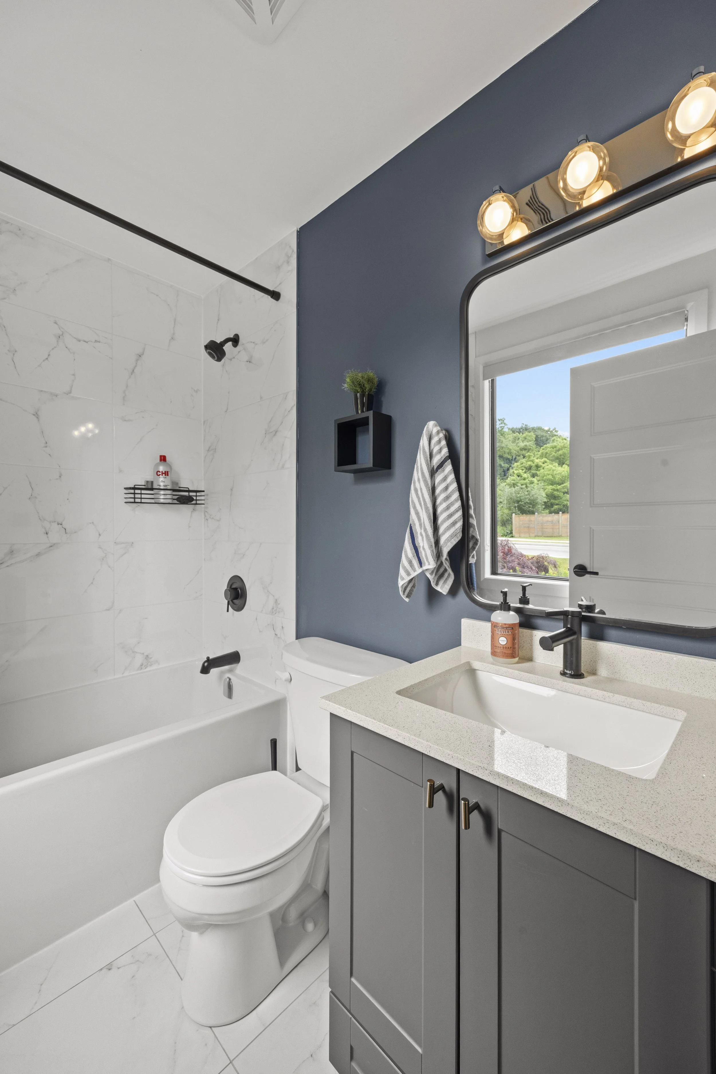 167 Paul St -11.JPG