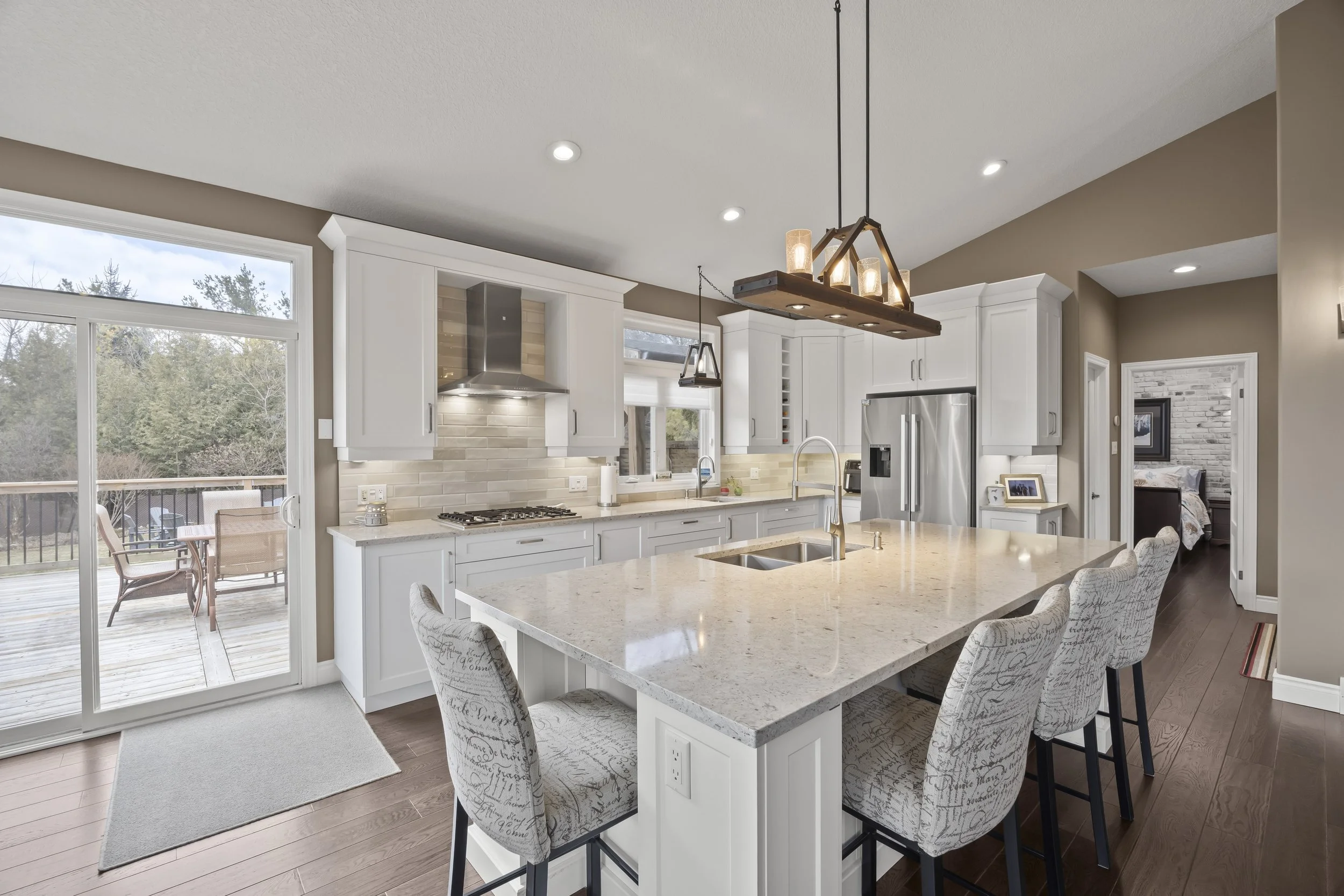 10159 Meadowlily Cres -14.JPG