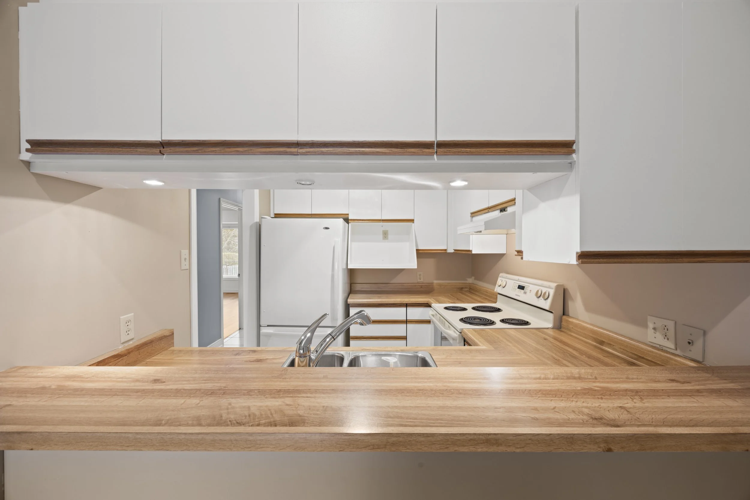 12-90 Ontario St S -17.JPG