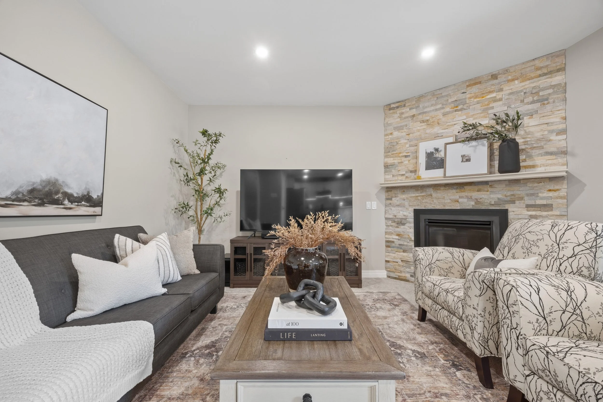 245 Ensign Cres -16.JPG