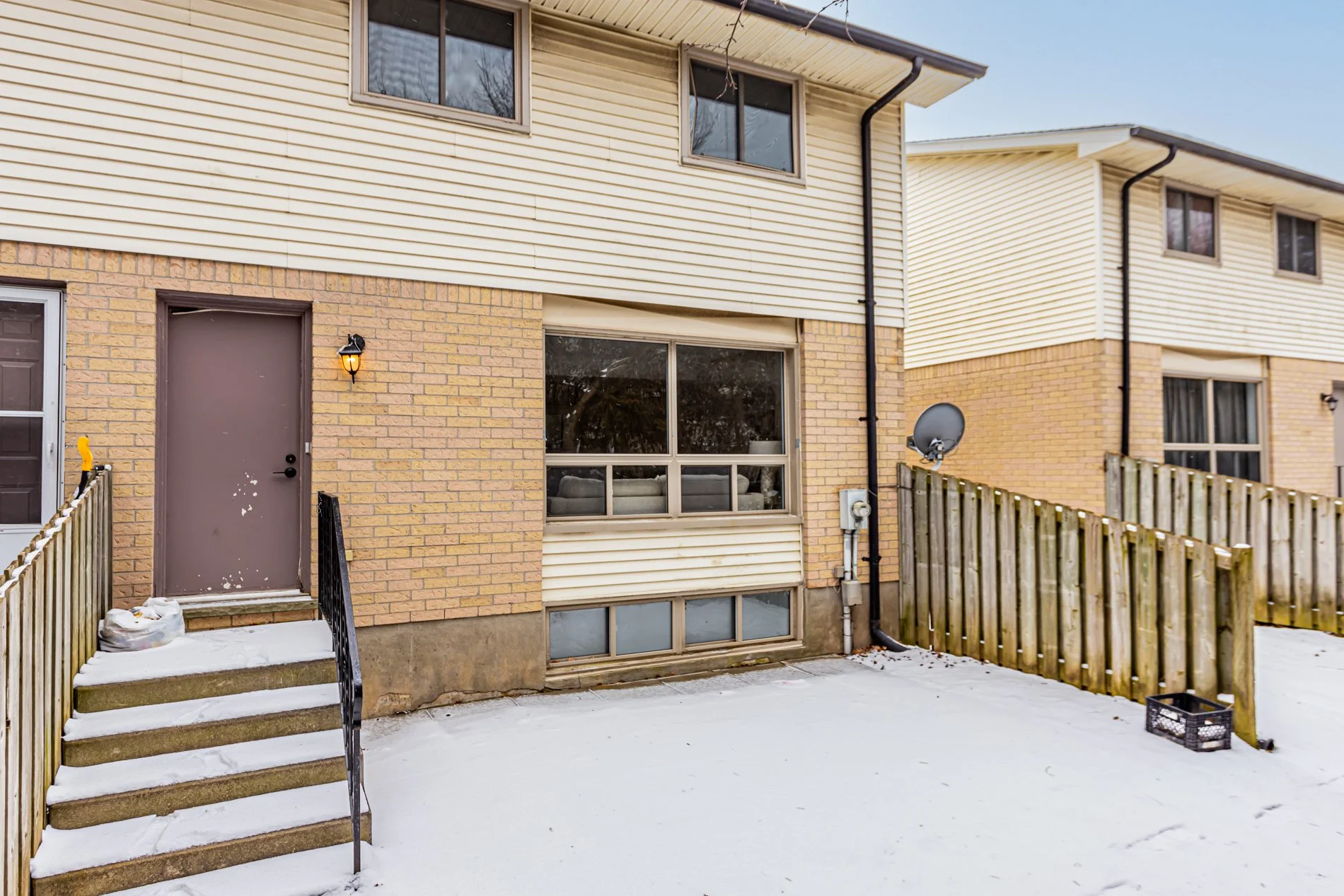 42-355 Sandringham Cres-31.jpg