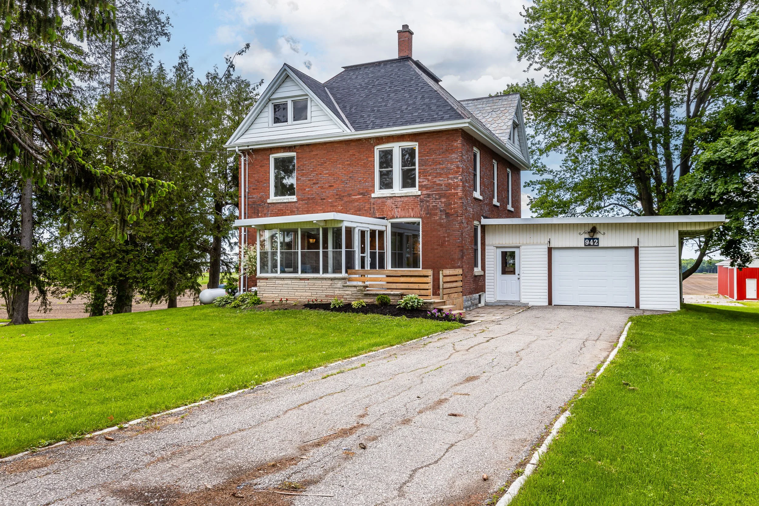 942 Westminster-1.jpg