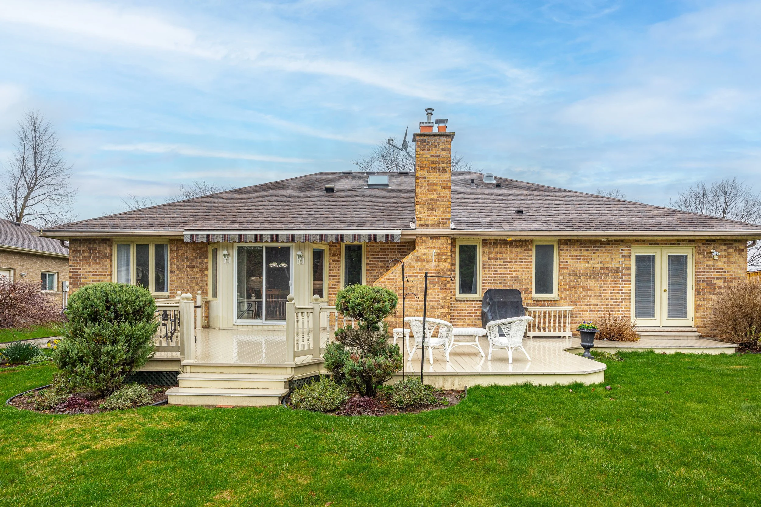 7069 Diane Cres -39.jpg