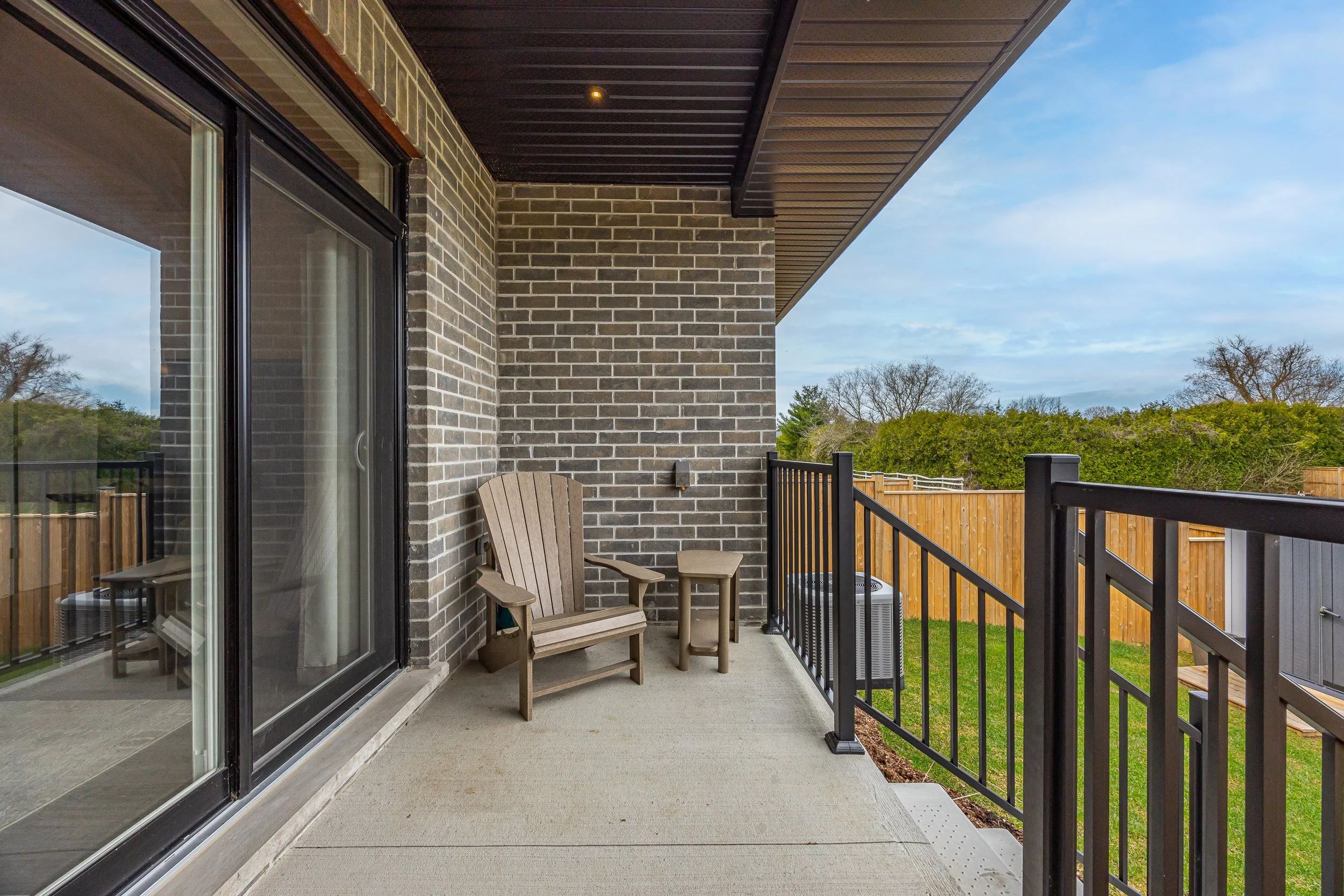 100 Rowe Ave -34.jpg