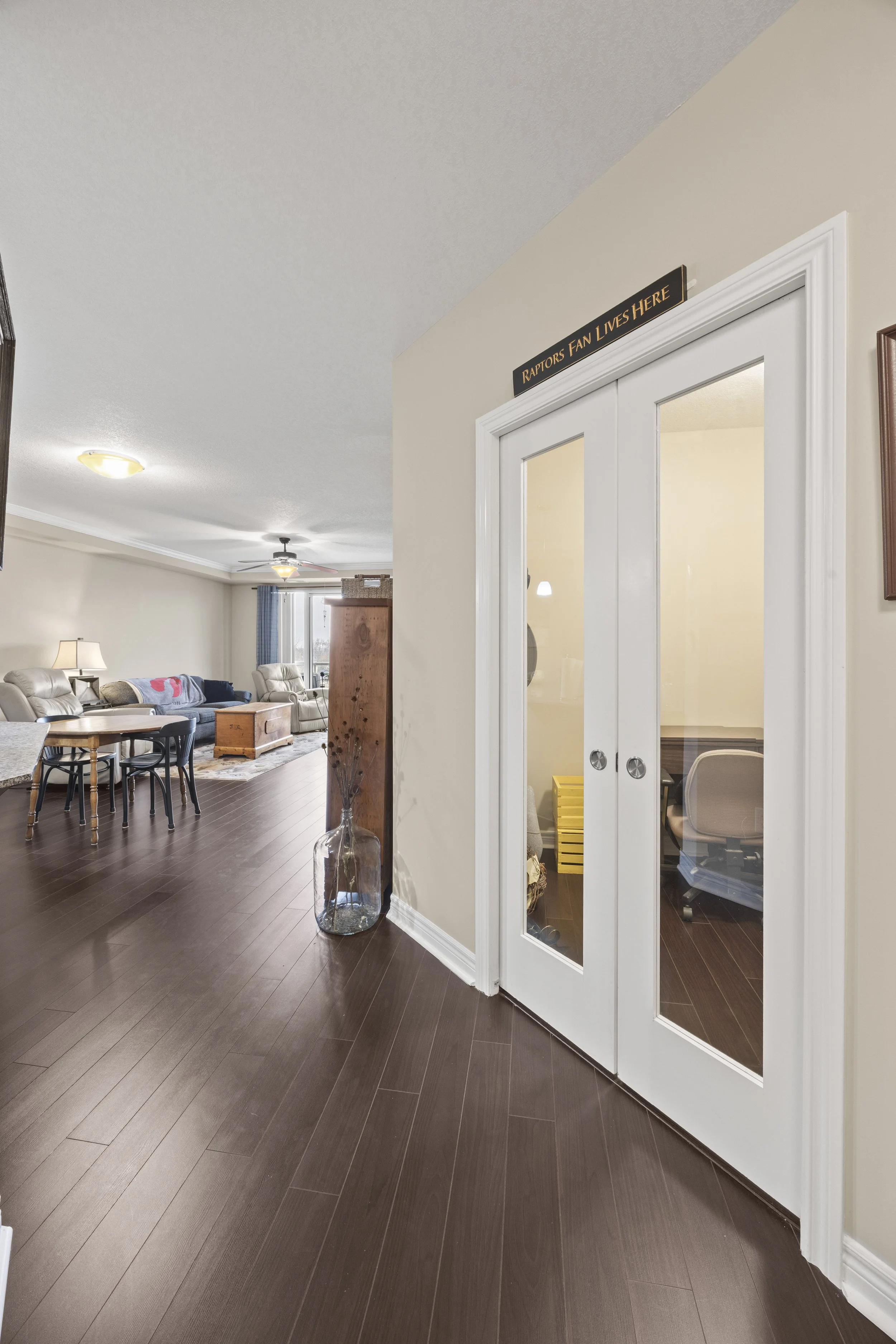 406-1030 Coronation Dr -08.JPG