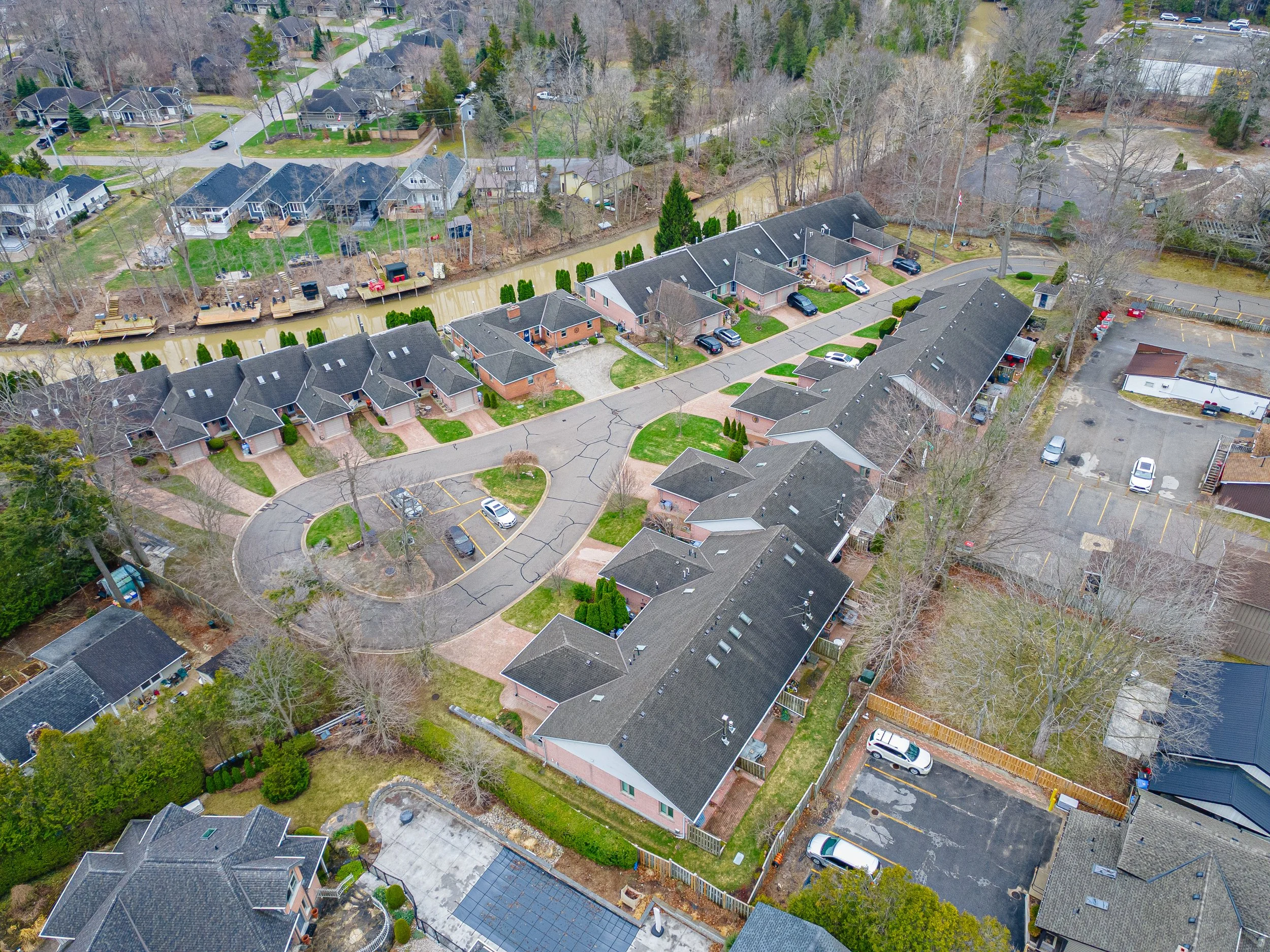 12-90 Ontario St S -47.jpg