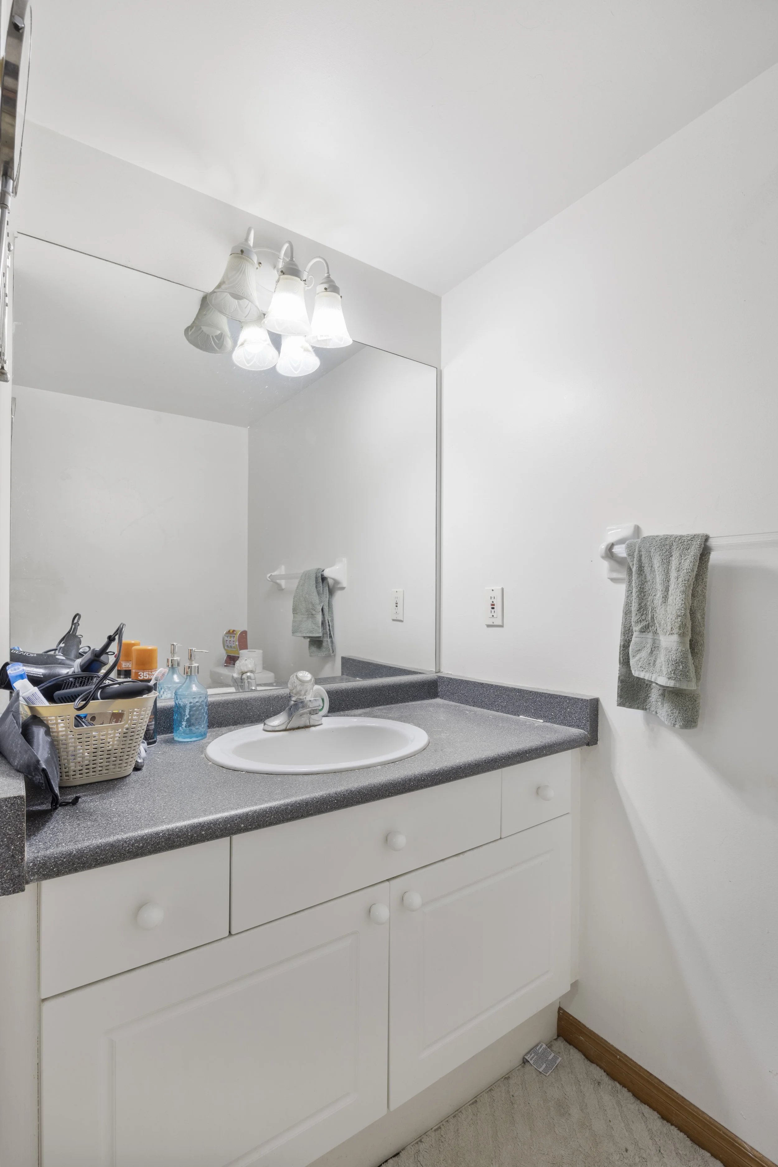 351 Fleming Dr -37.JPG