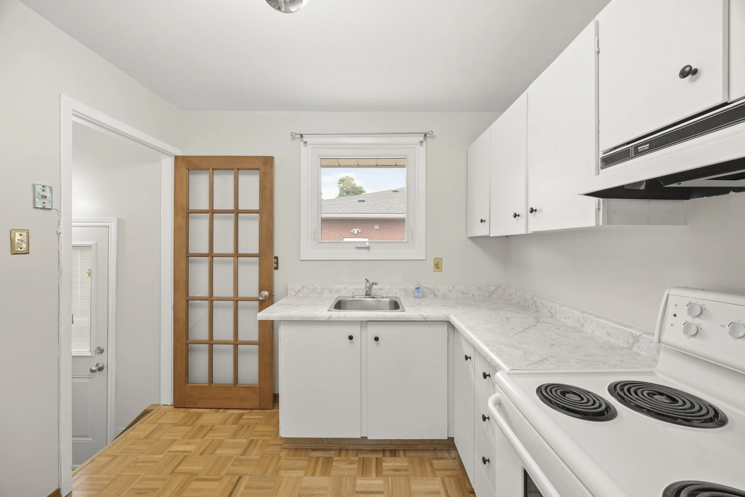 25 Noel Ave -19.JPG