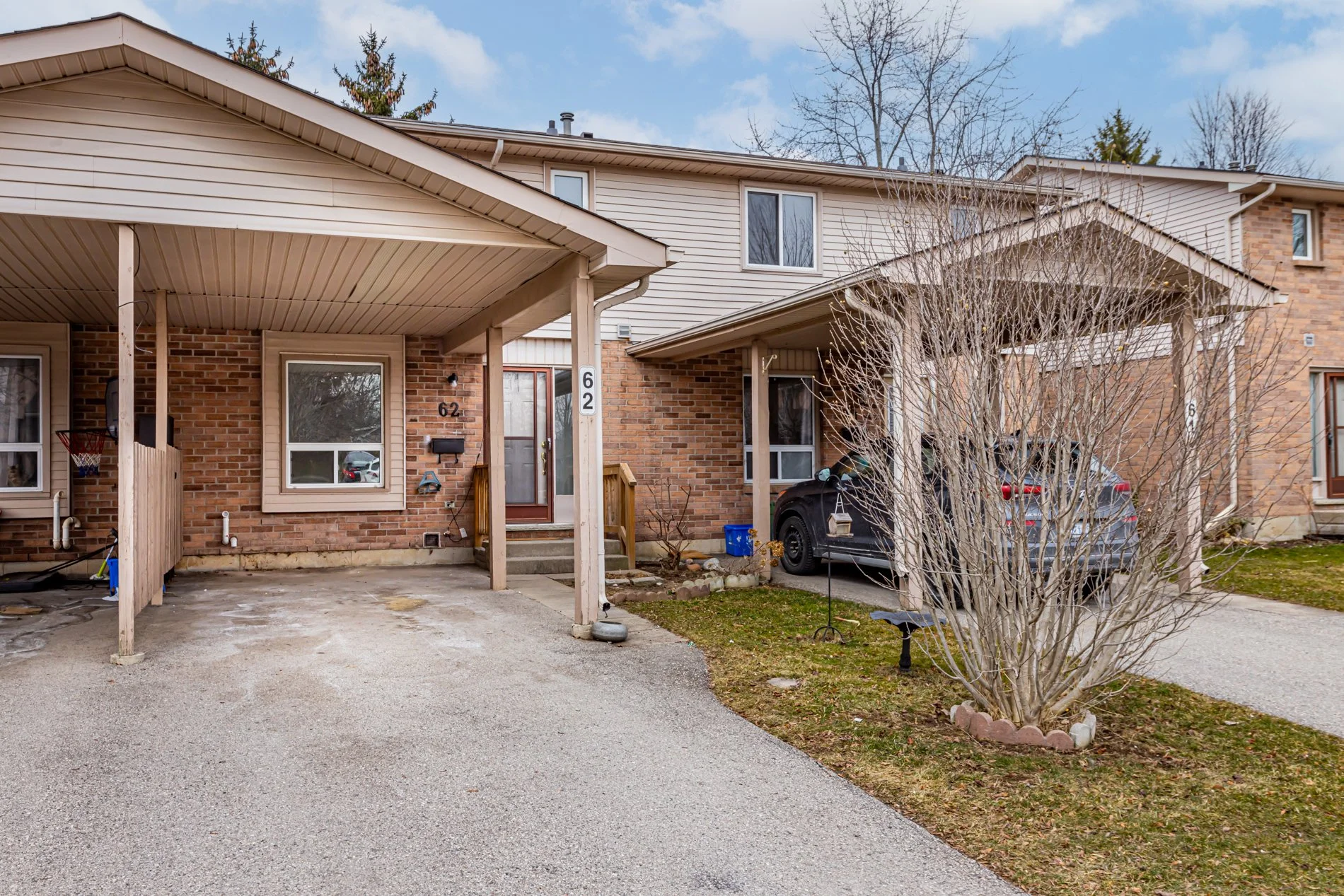 62-720 Deveron Cres-3.jpg