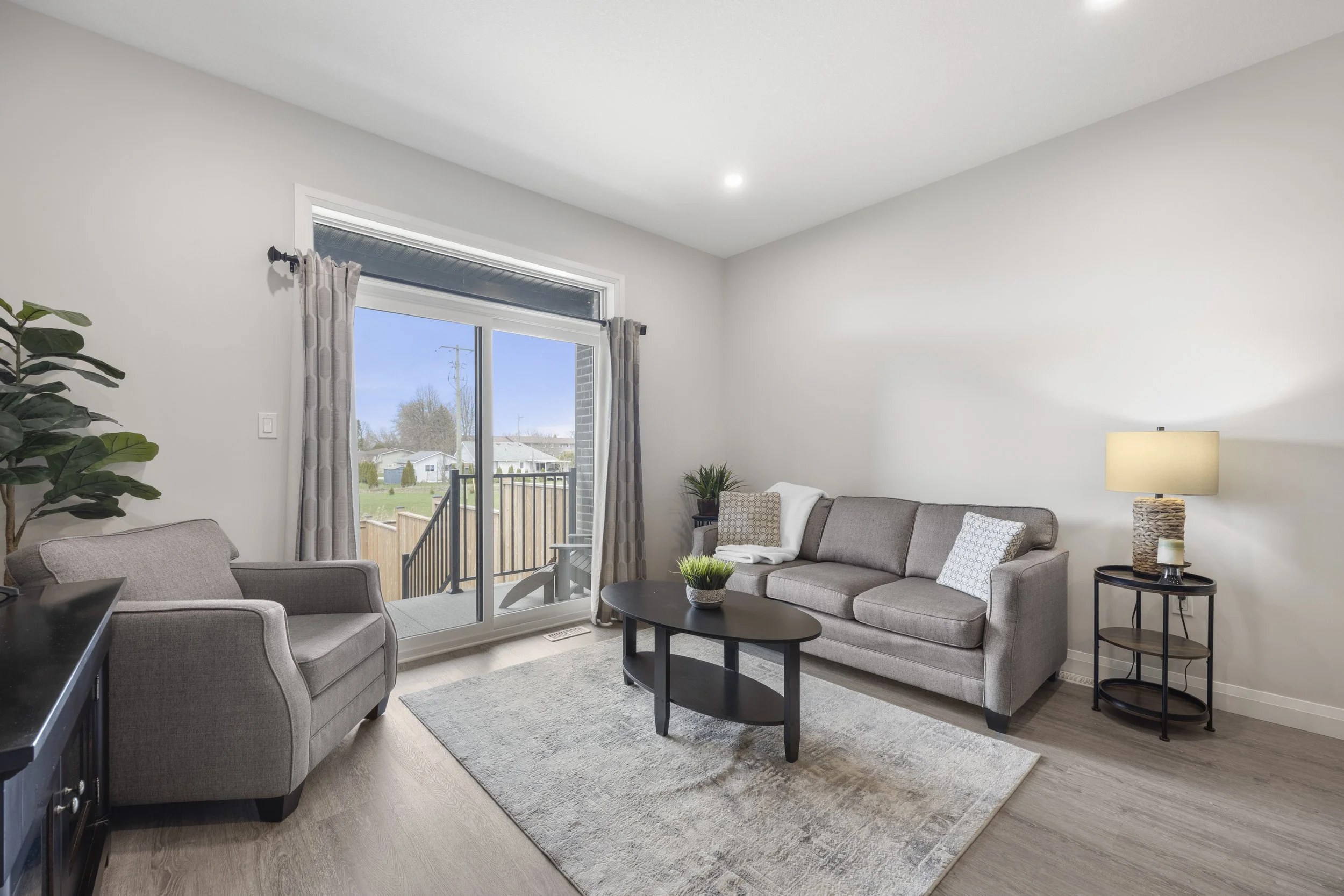 100 Rowe Ave -19.JPG