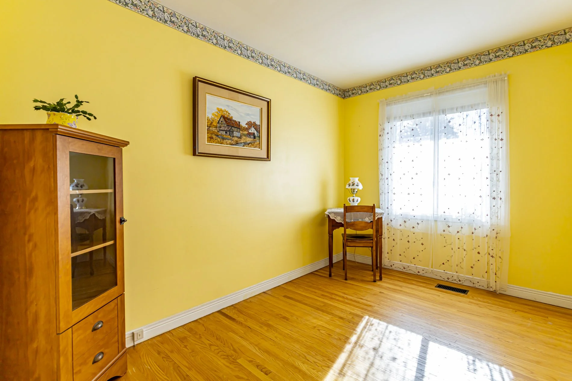 166 Base Line Rd W_19.JPG