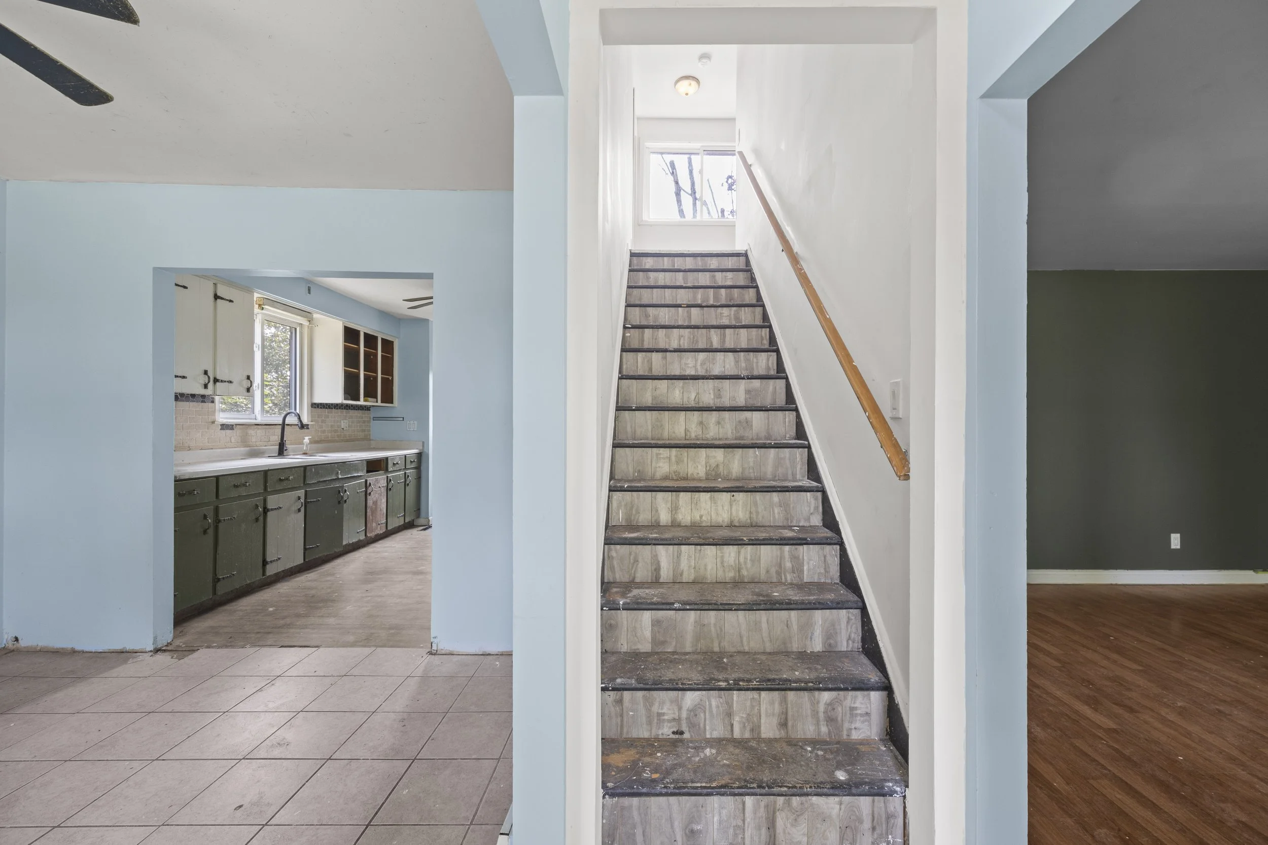 10207 Ivan Dr -05.JPG