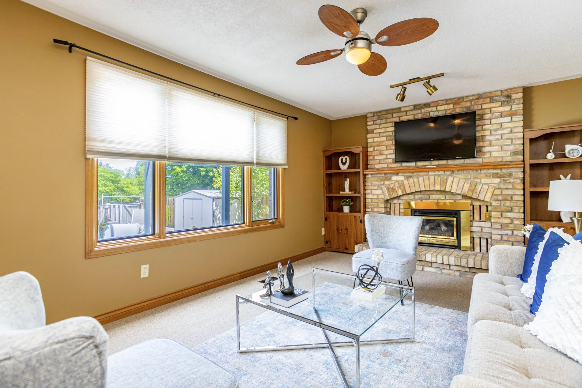 70 Thumnderbird Cres_22.JPG