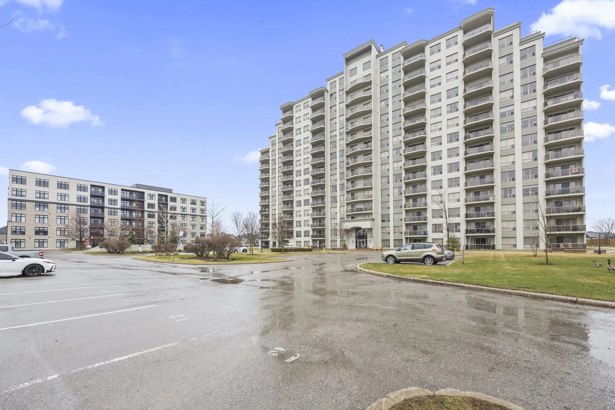 604-1030 Coronation Dr -02.JPG