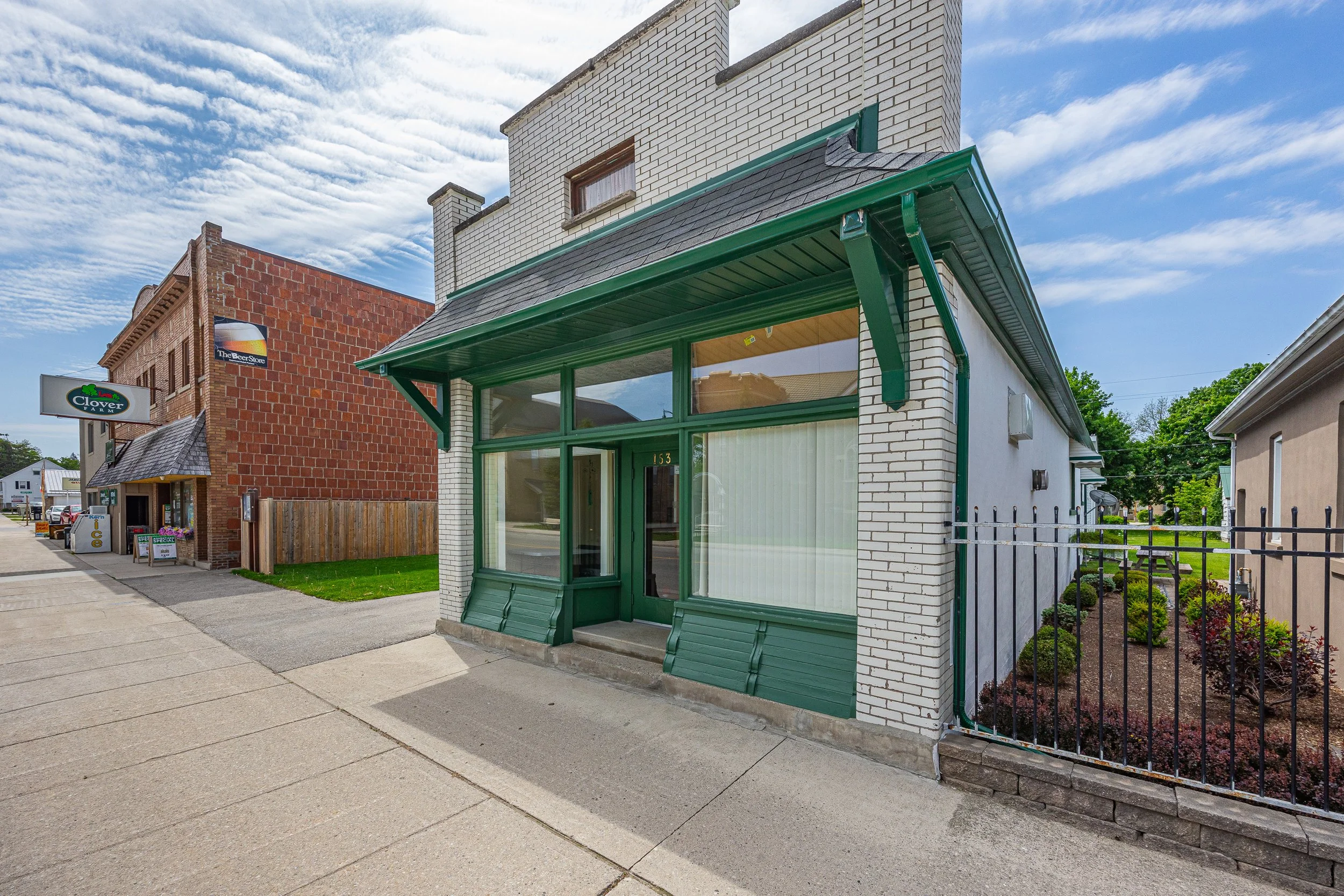 153 Ailsa Craig Main St -03.jpg