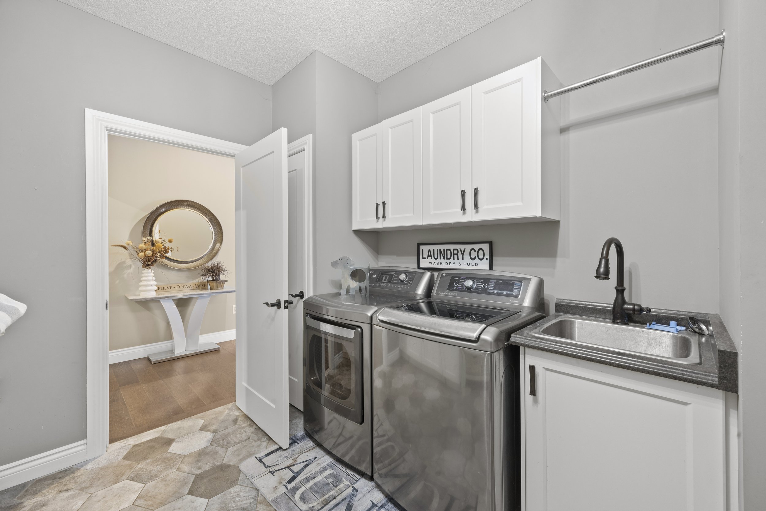 941 Longworth Rd -26.JPG
