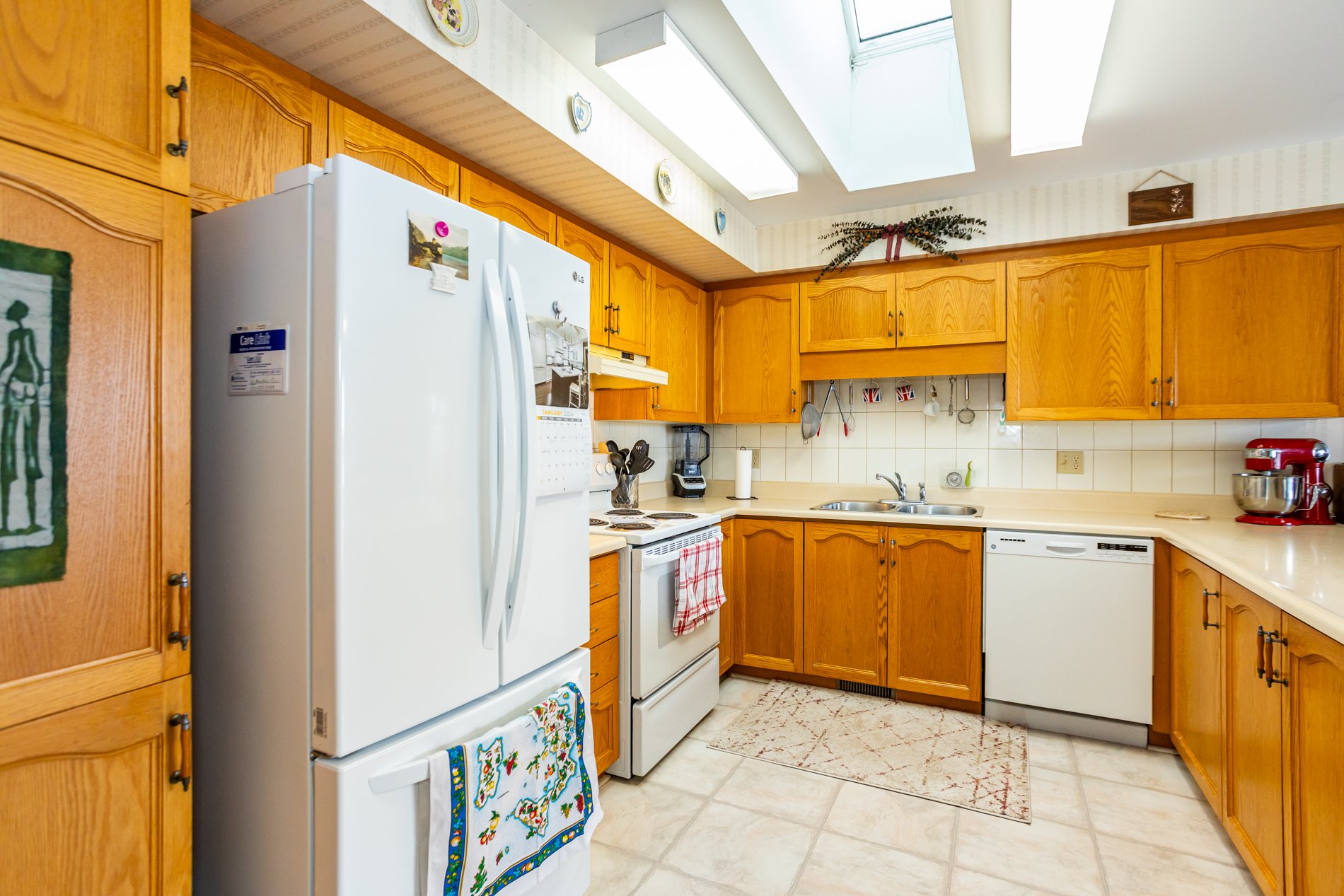 60 Hawkins Cres-27.jpg