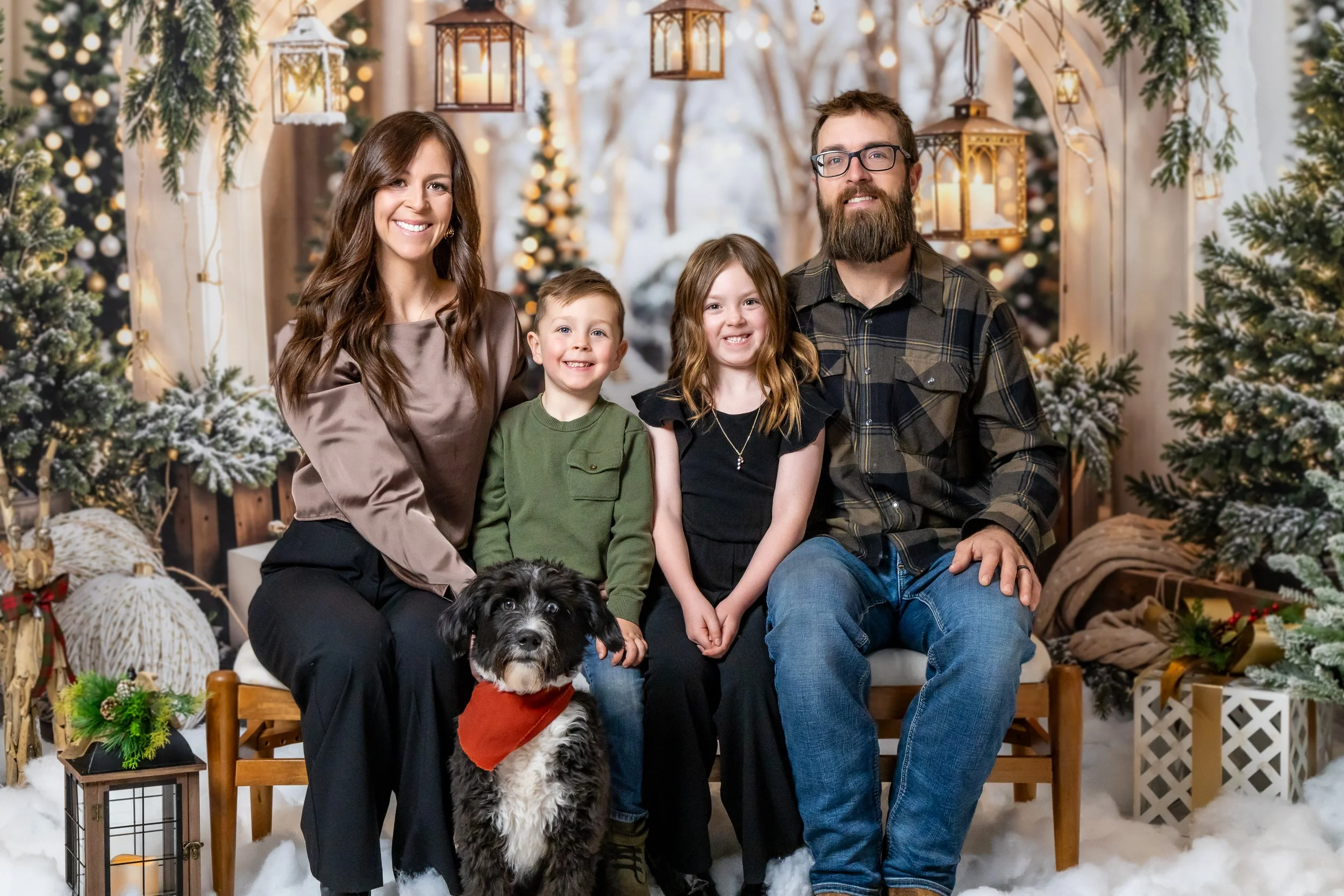 ChristmasMinis_QuinnFamily_SOCIAL-10.jpg