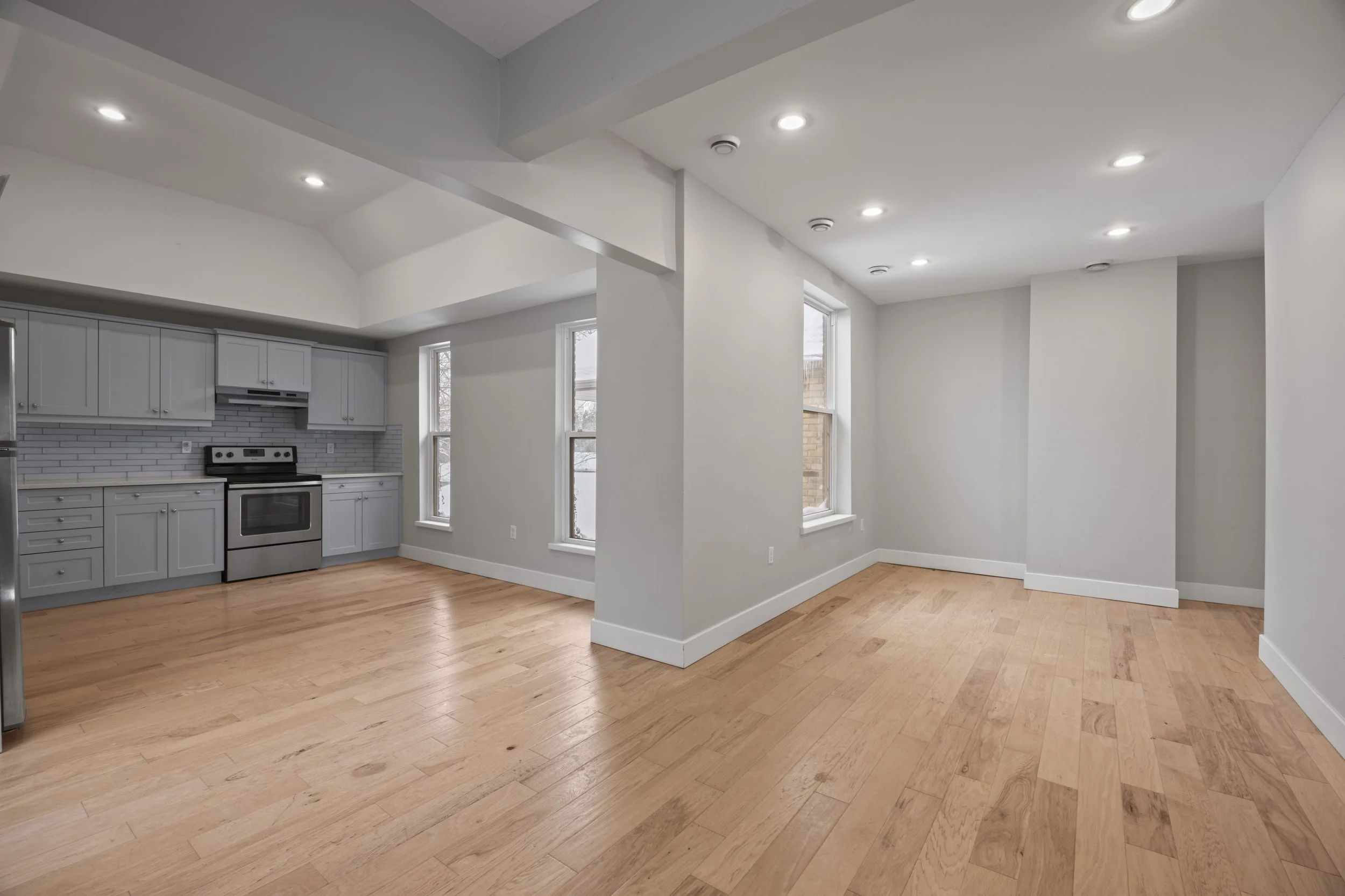 517 Princess Ave -10.JPG