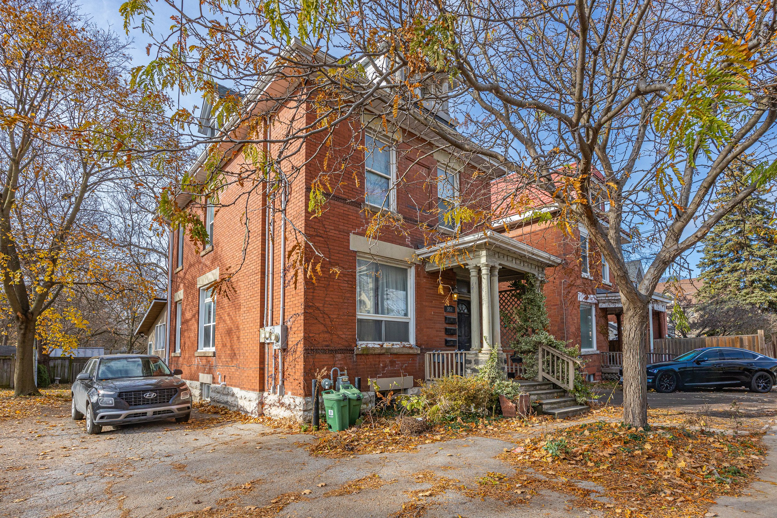551 Adealide St North -01.jpg