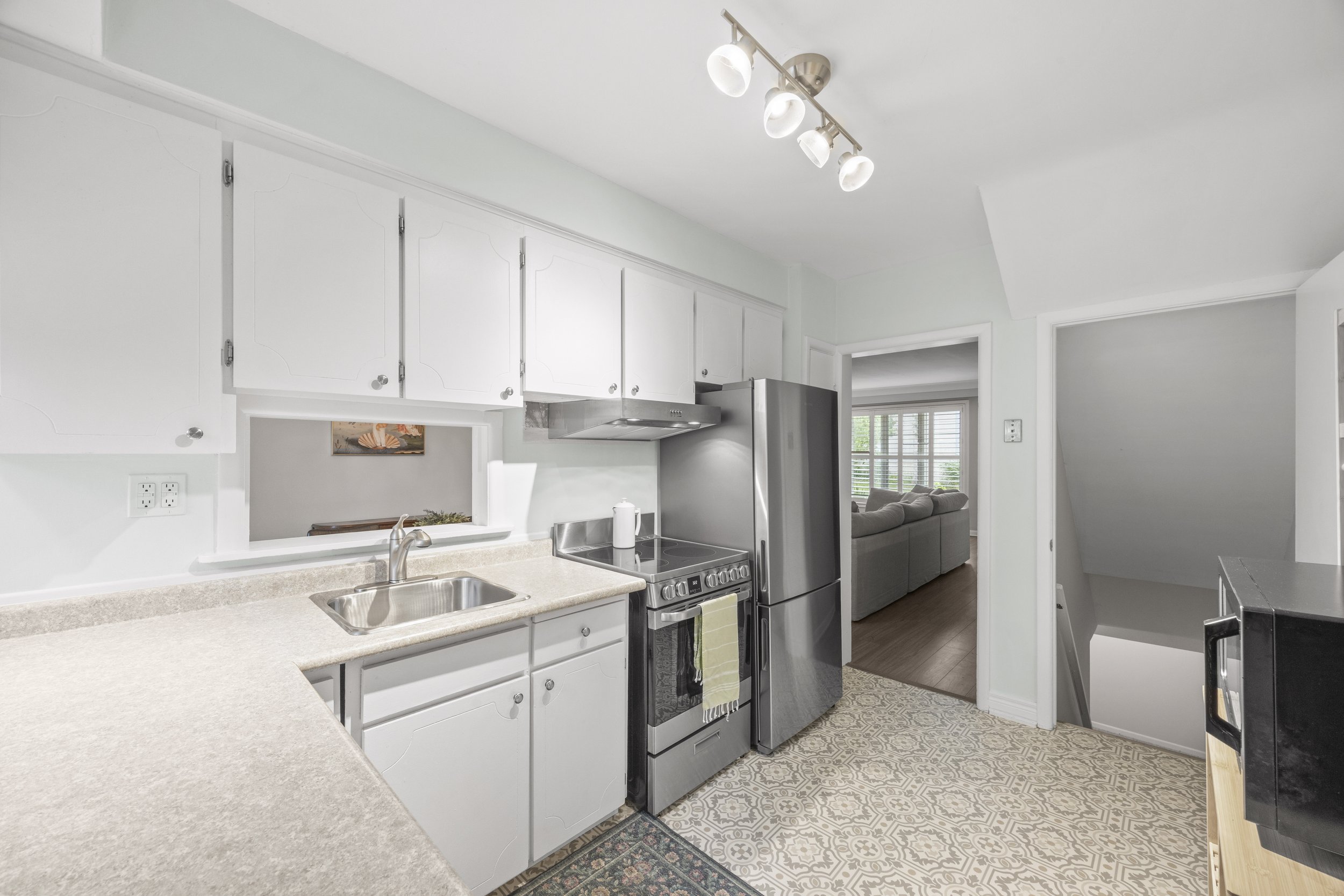 62-1220 Royal York Rd -18.JPG
