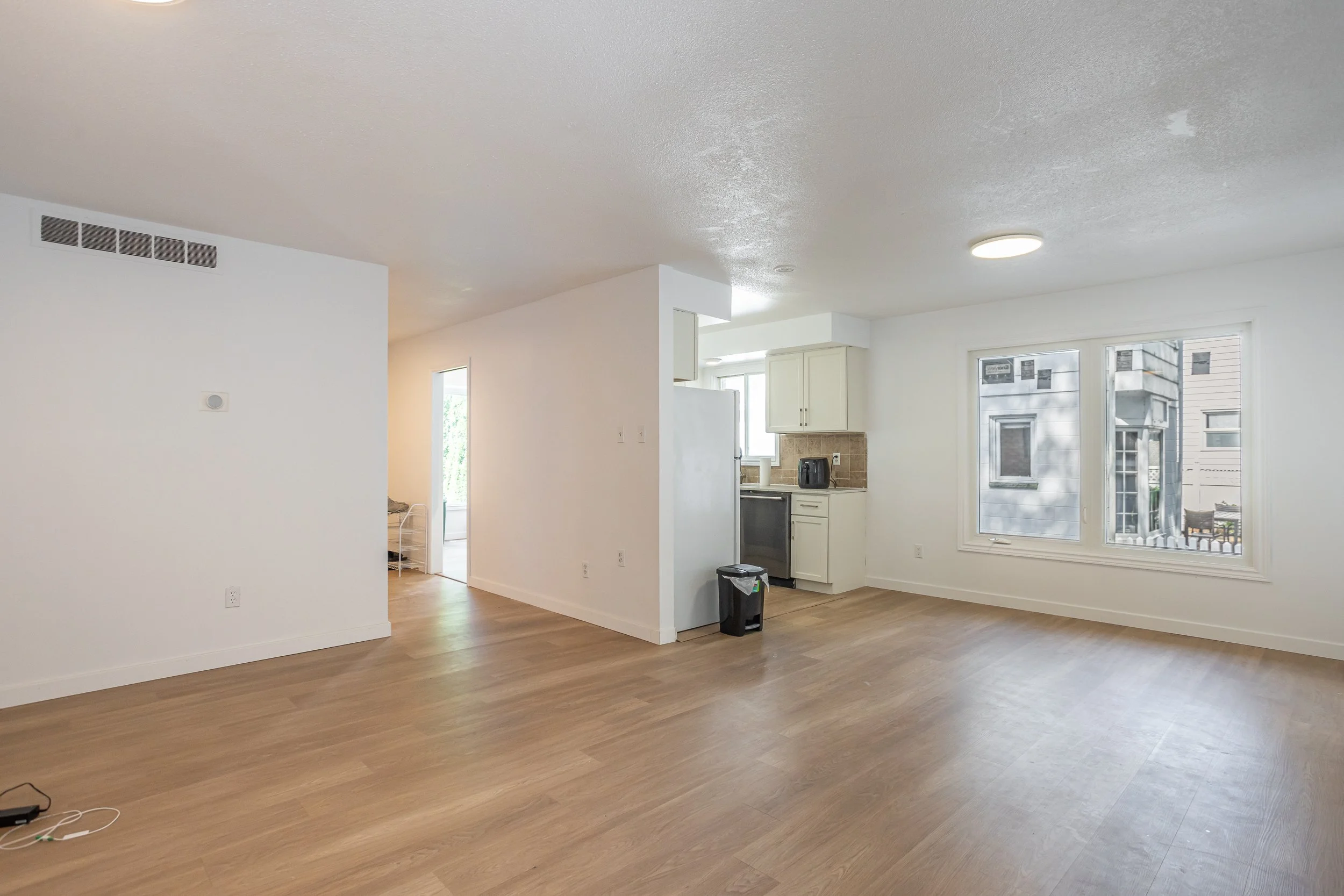 243 Bernard Ave-13.jpg