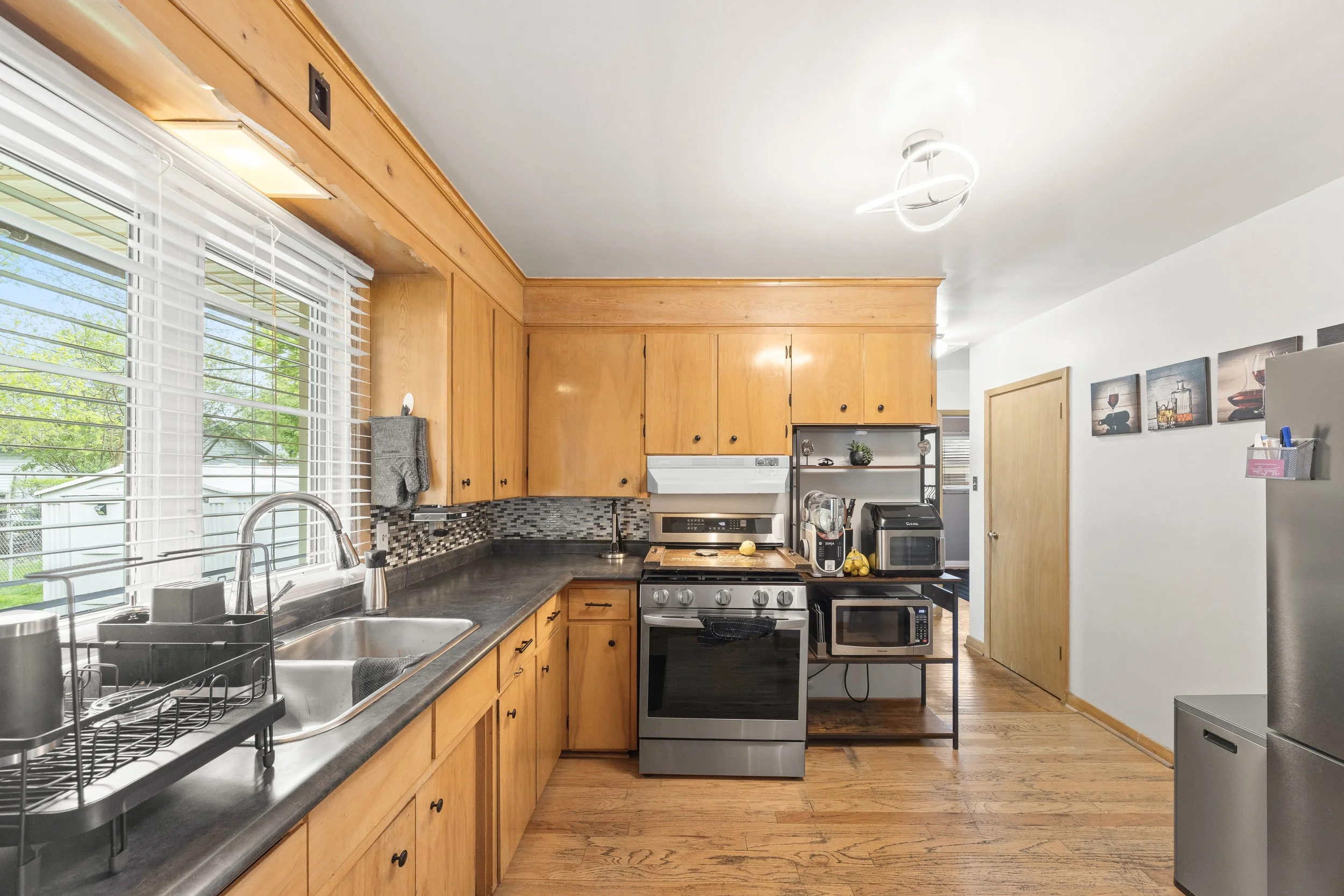 58 Centre Cres-13.jpg