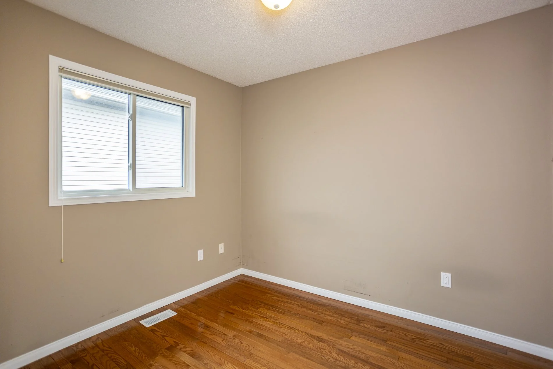 342 Jonathan St_23.JPG