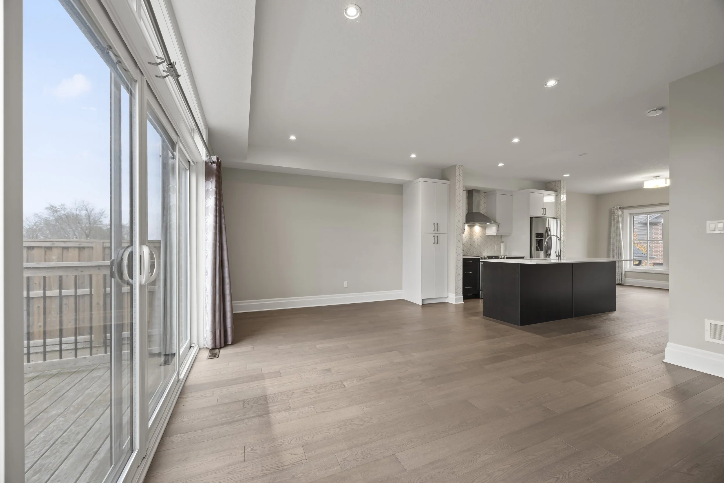 555 Sunningdale Rd E -20.JPG