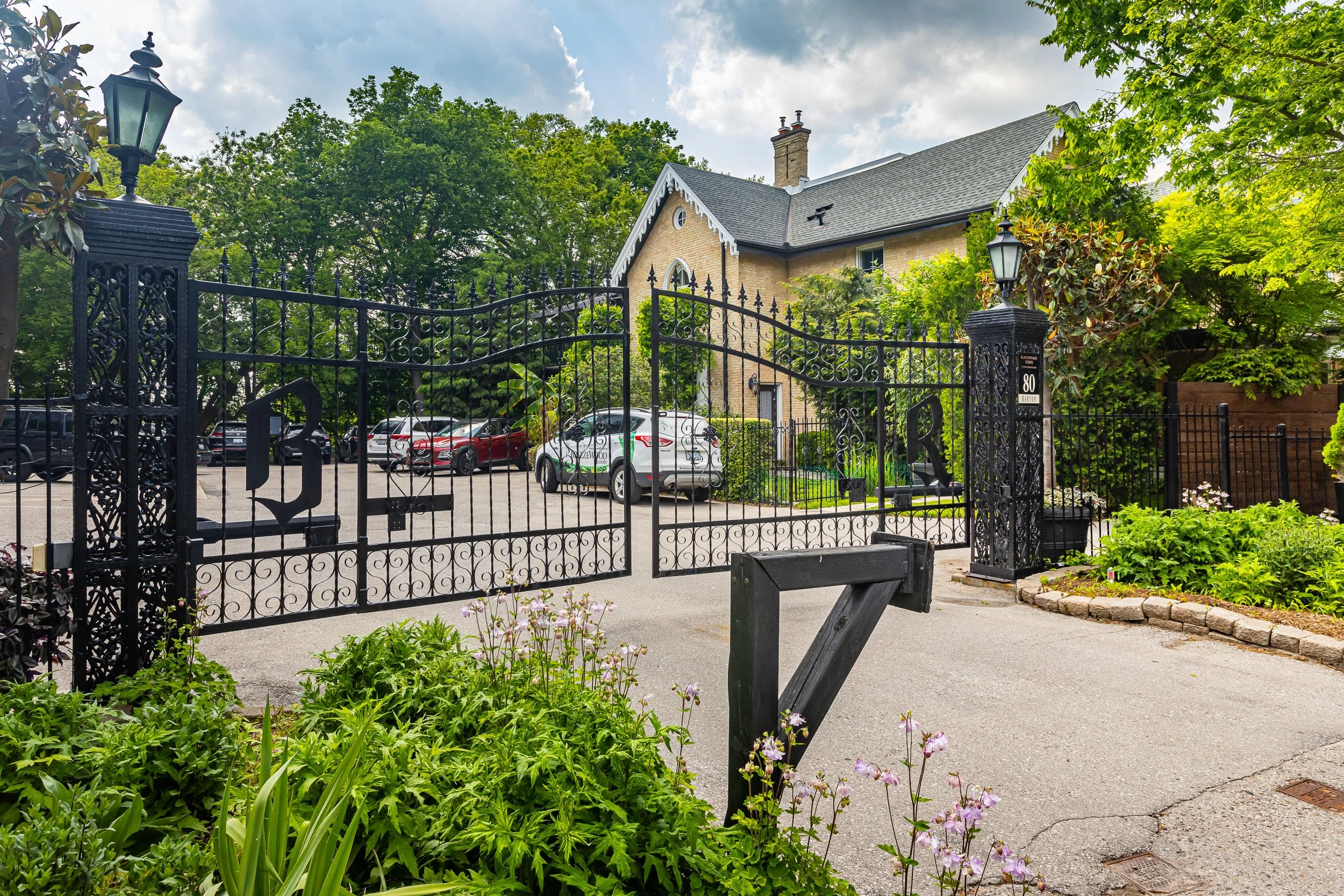 4-80 Barton St-51.jpg