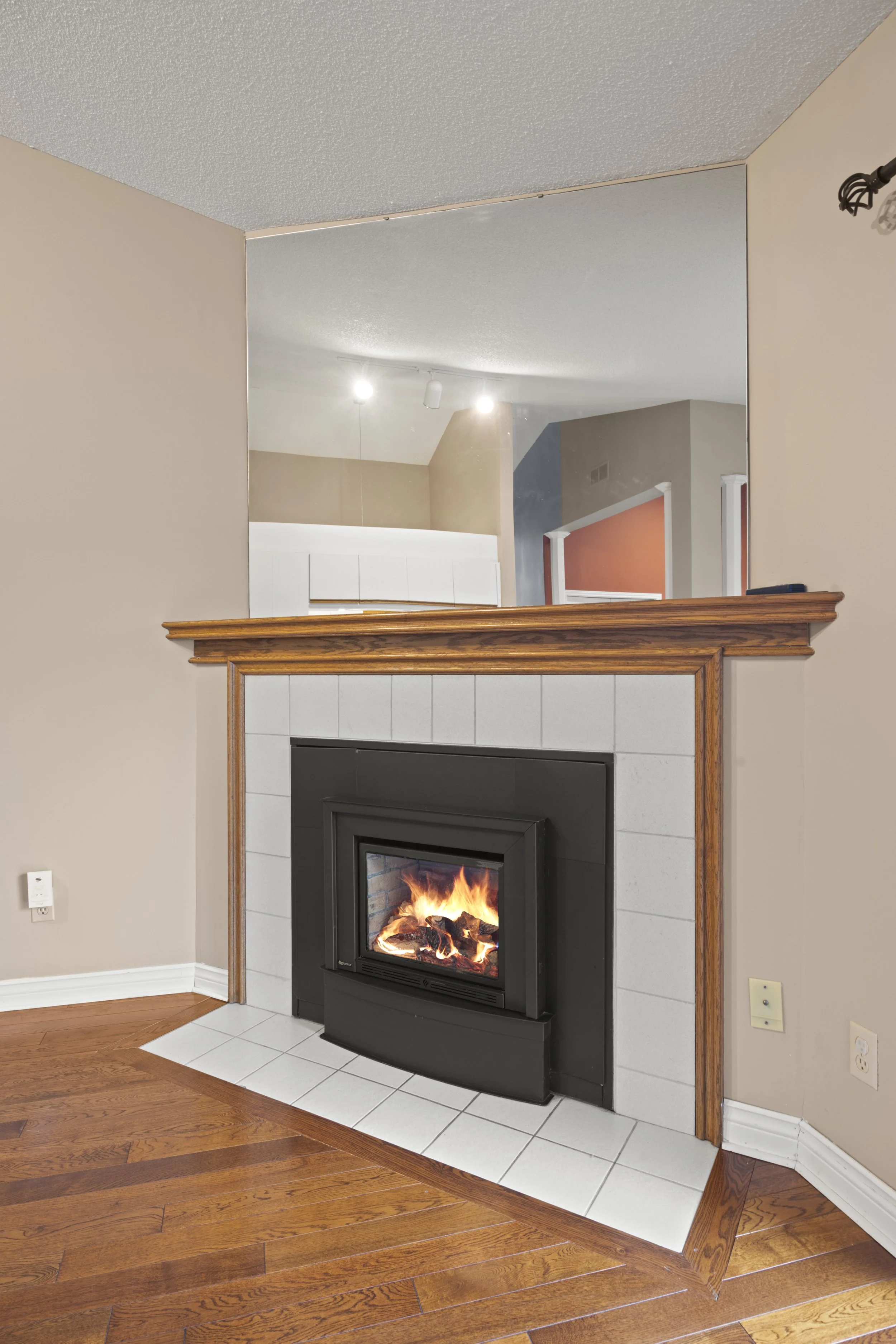 12-90 Ontario St S -15.JPG