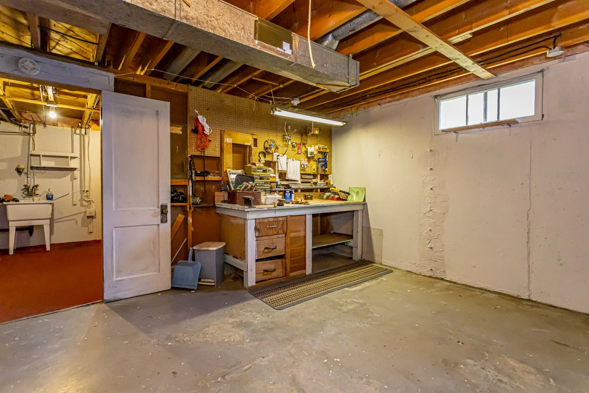 166 Base Line Rd W_37.JPG