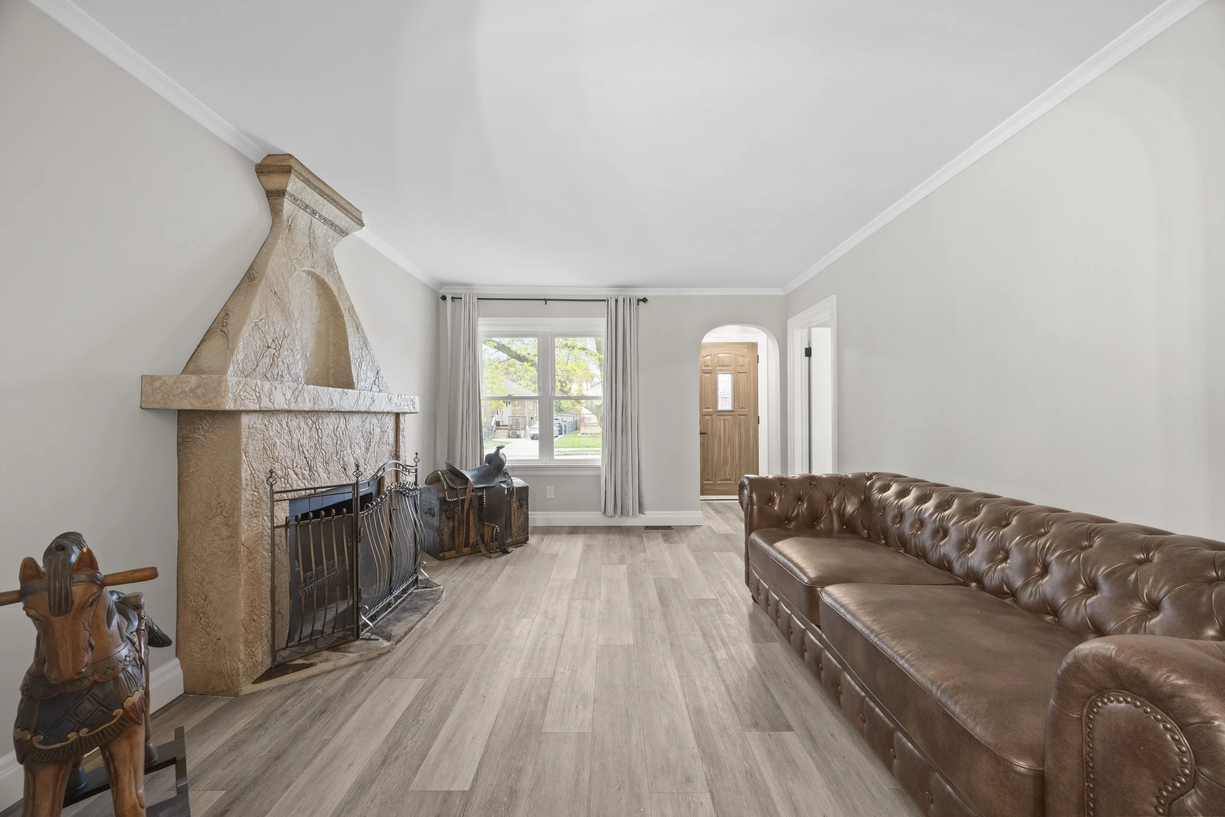 1326 Brydges St -09.JPG