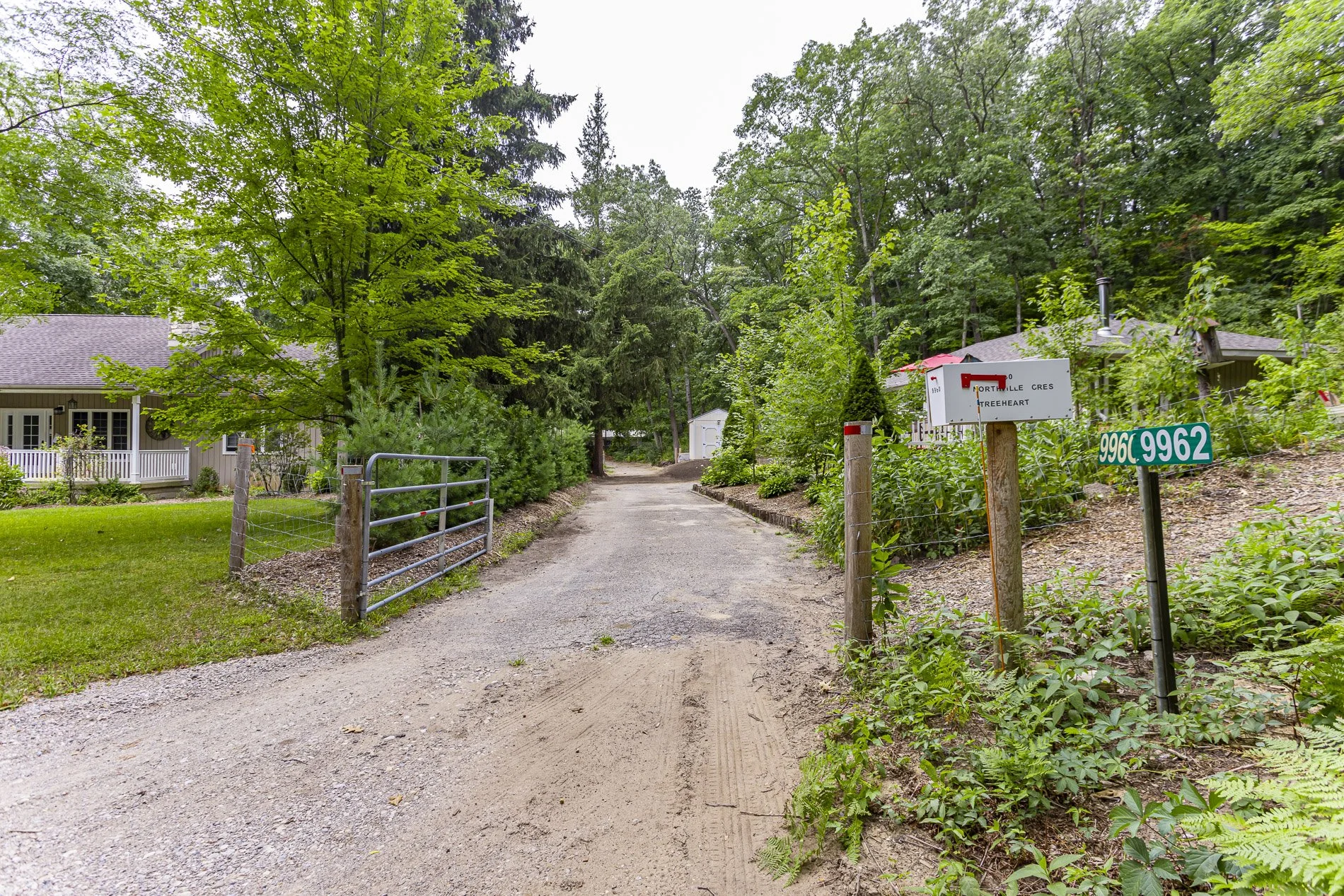 9962 Northville Cres_01.jpg