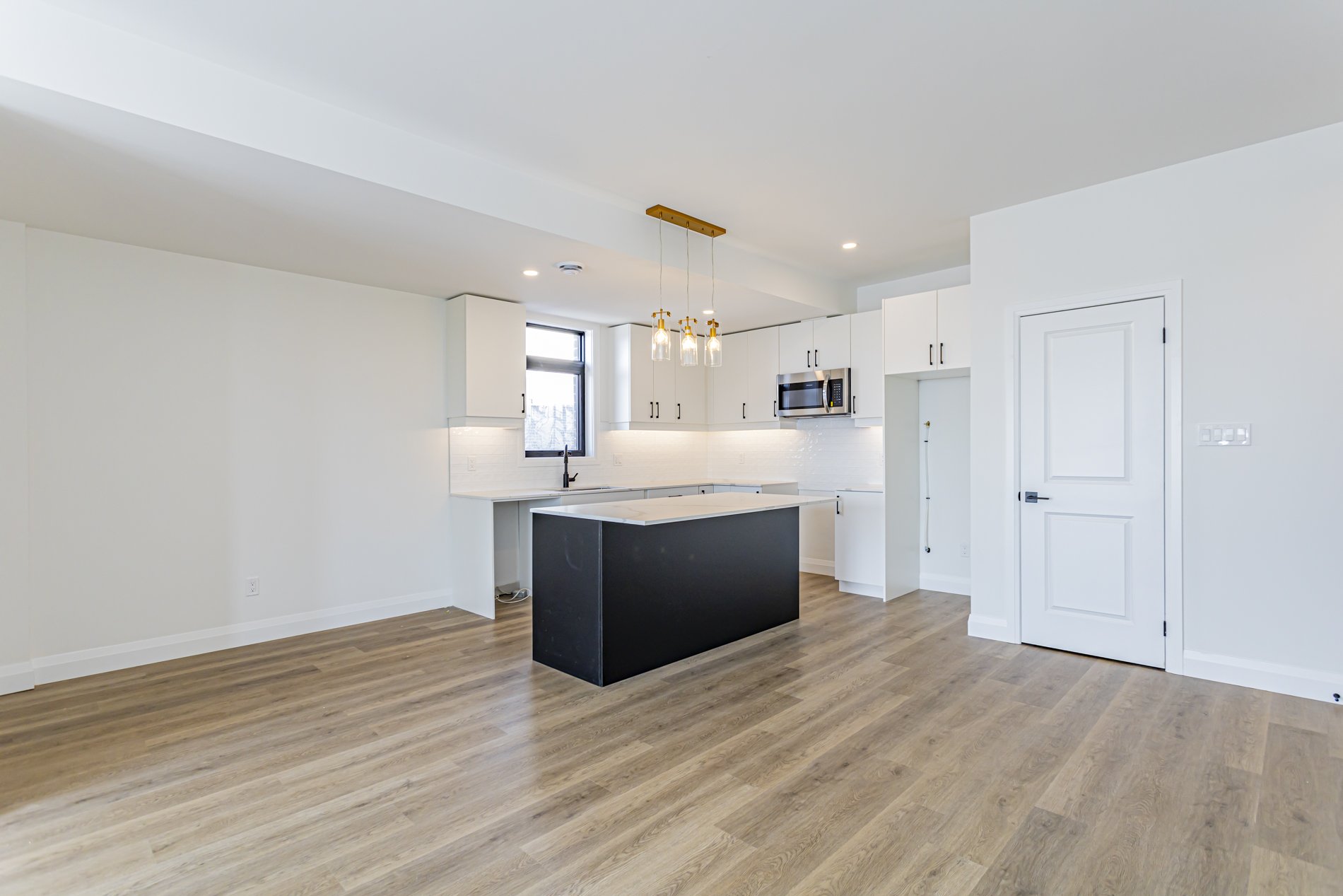 43-3900 Savoy_06.jpg