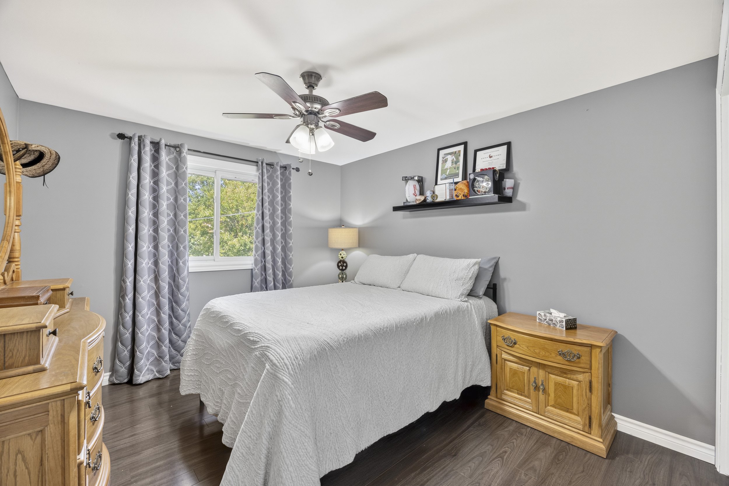 219 Dundas St W -23.JPG