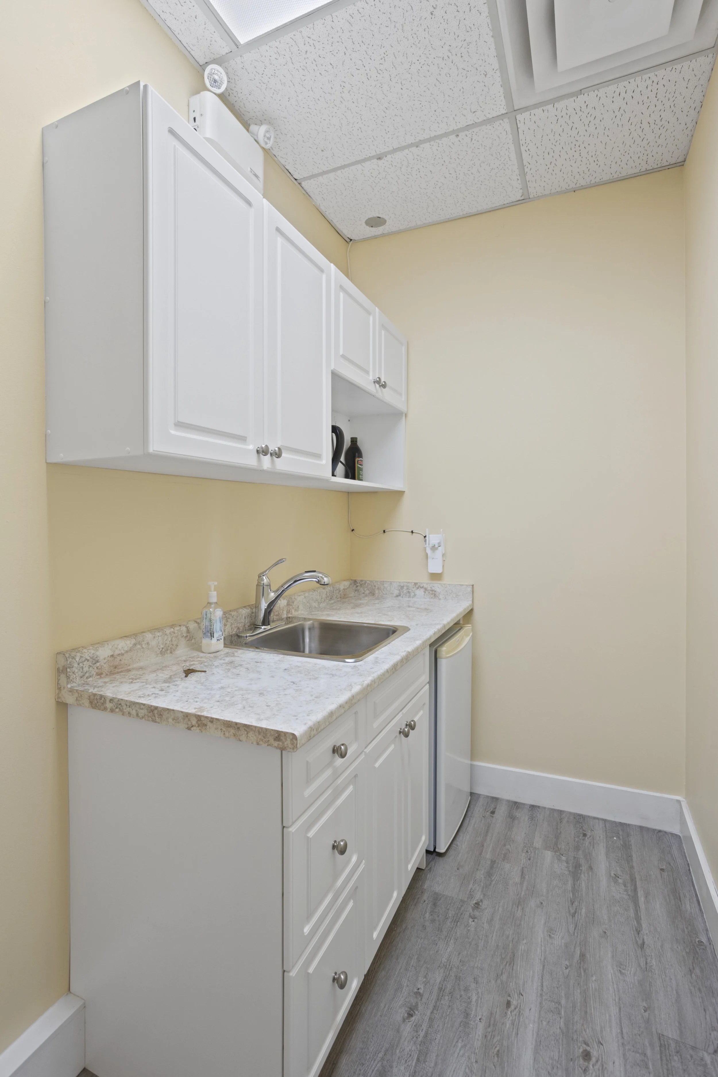 315 Warrencliffe Rd -12.jpg