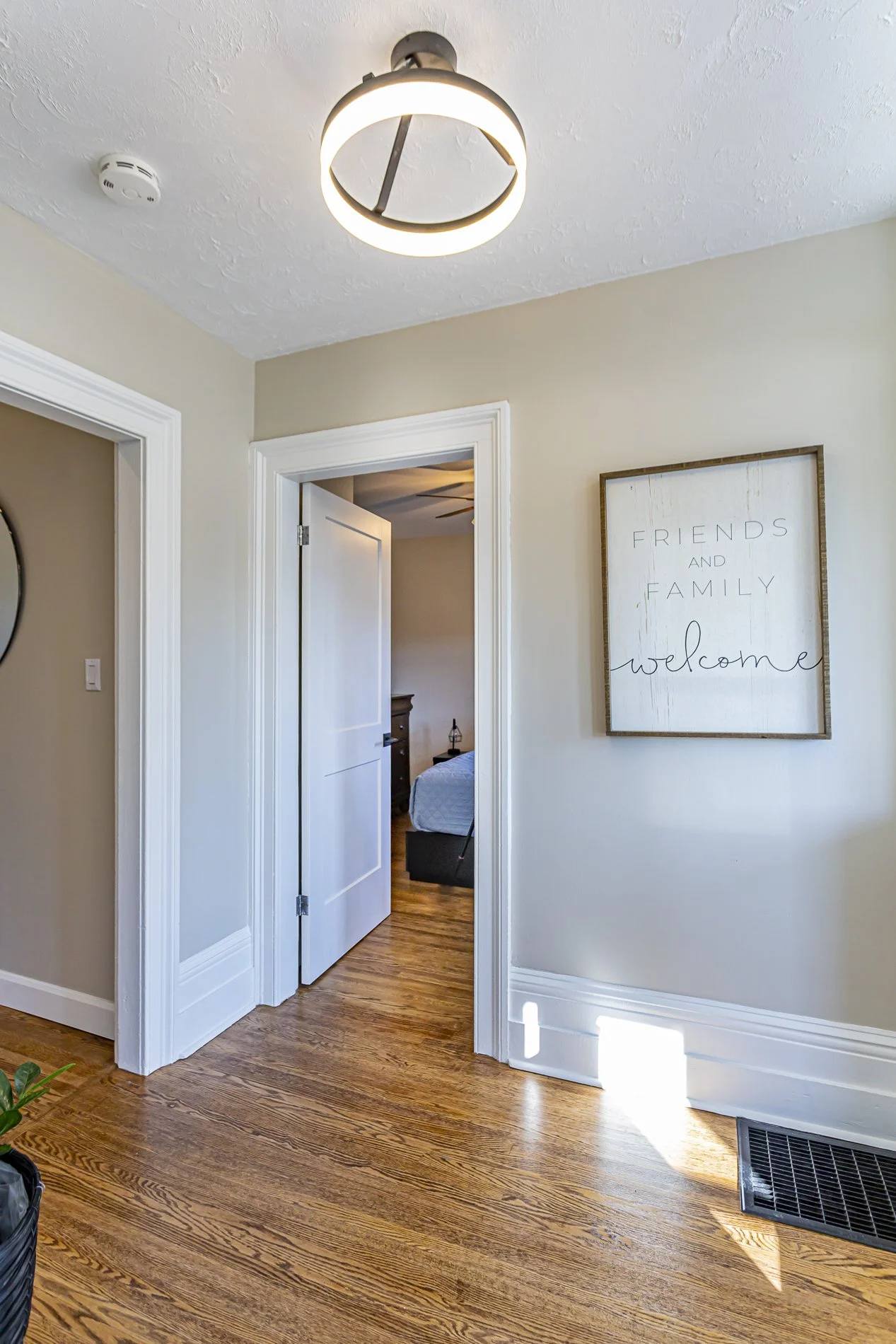 168 Ailsa Craig Main St_08.jpg